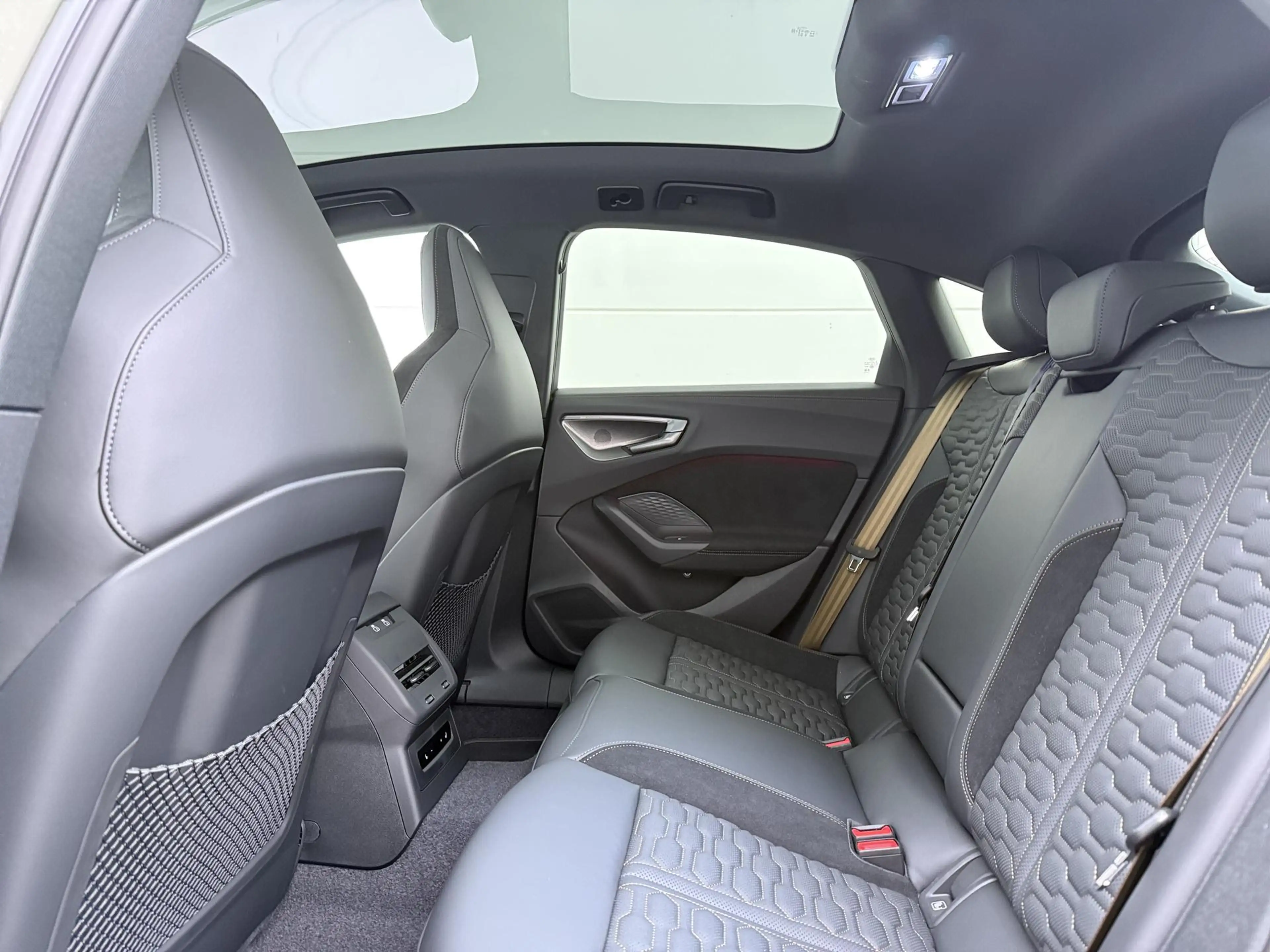 Audi RS5 Limousine e-hybrid Quattro | Pano Dak | Trekhaak | — photo 7