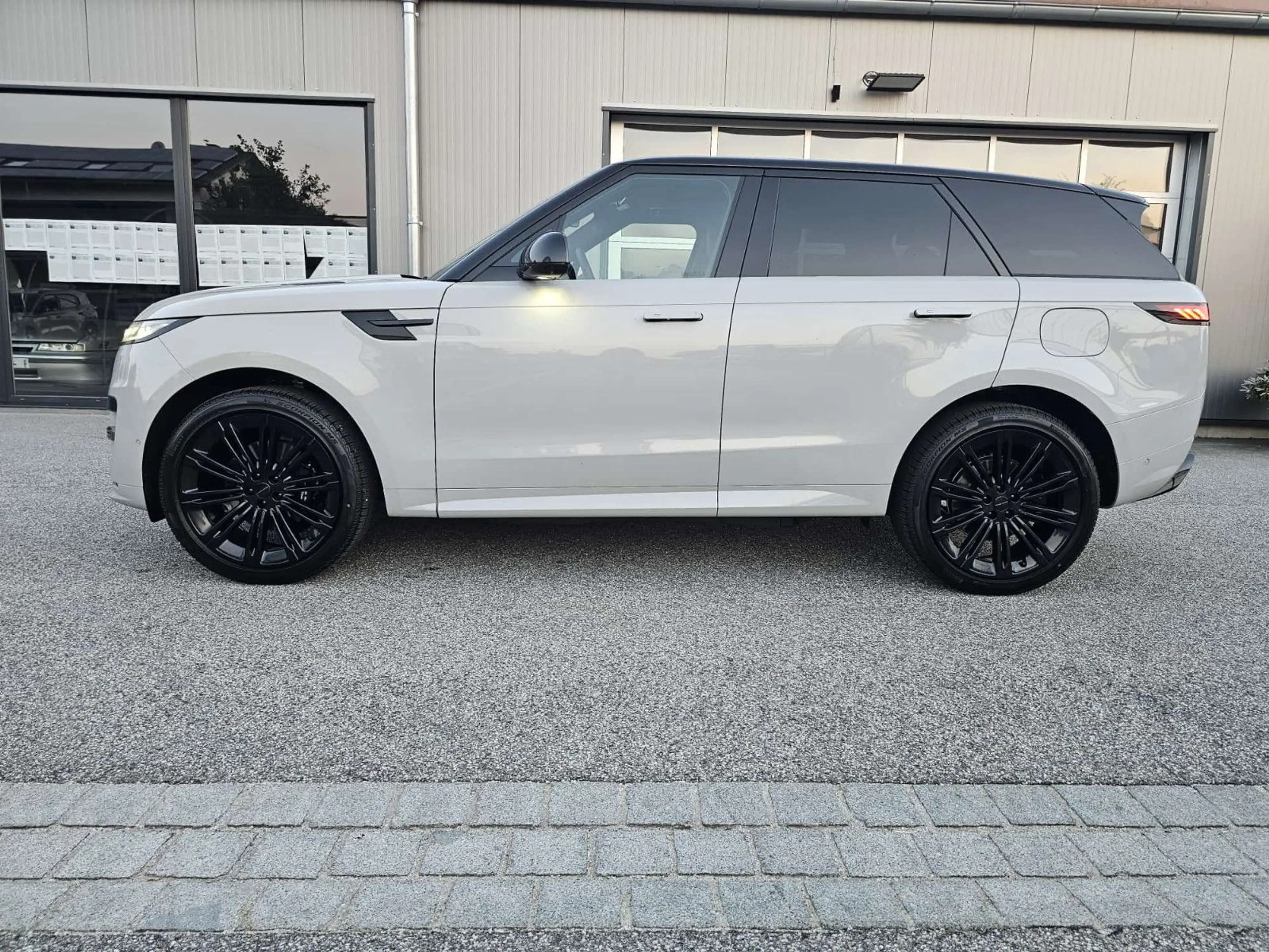 Land Rover Range Rover Sport Dynamic HSE P460e*TOP OPTIONS* — photo 2