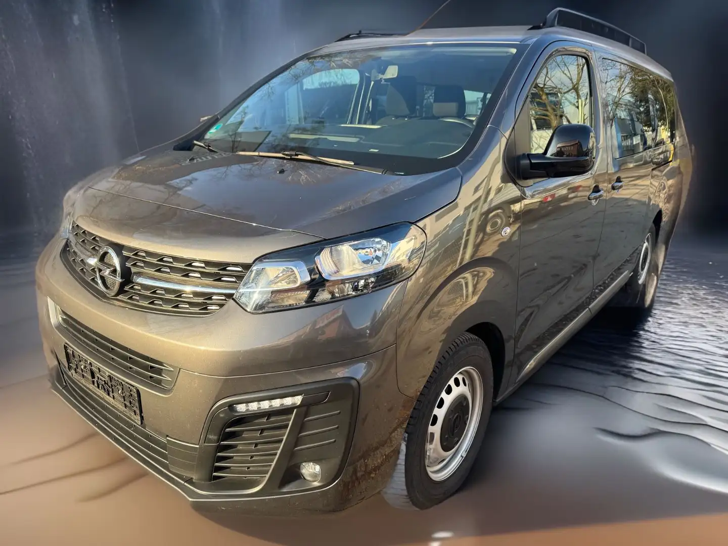 Opel Vivaro 1.5d Kombi L3H1 Klima/Tempo/PDC/BT/9S Grau - 1