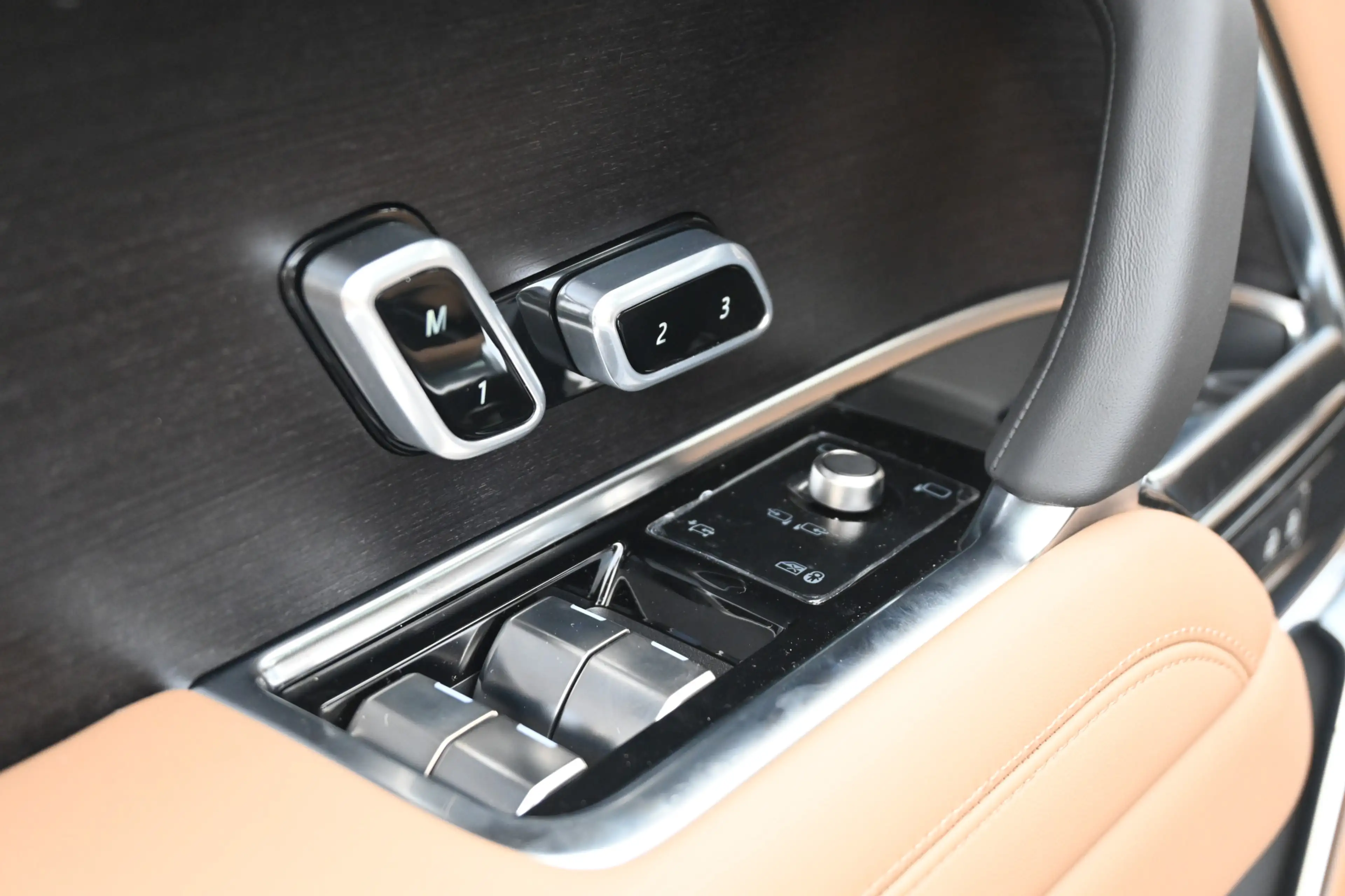 Land Rover Range Rover 3.0 P460e Westminster Edition PHEV — photo 21