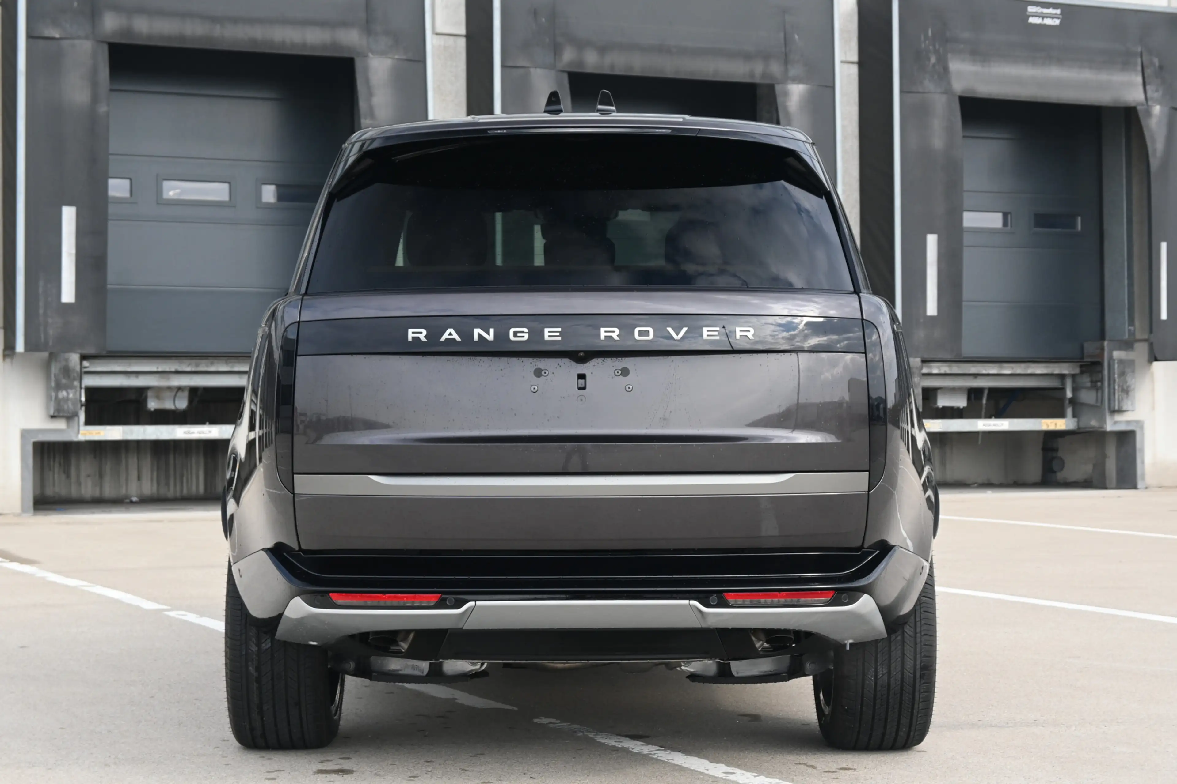 Land Rover Range Rover 3.0 P460e Westminster Edition PHEV — photo 8