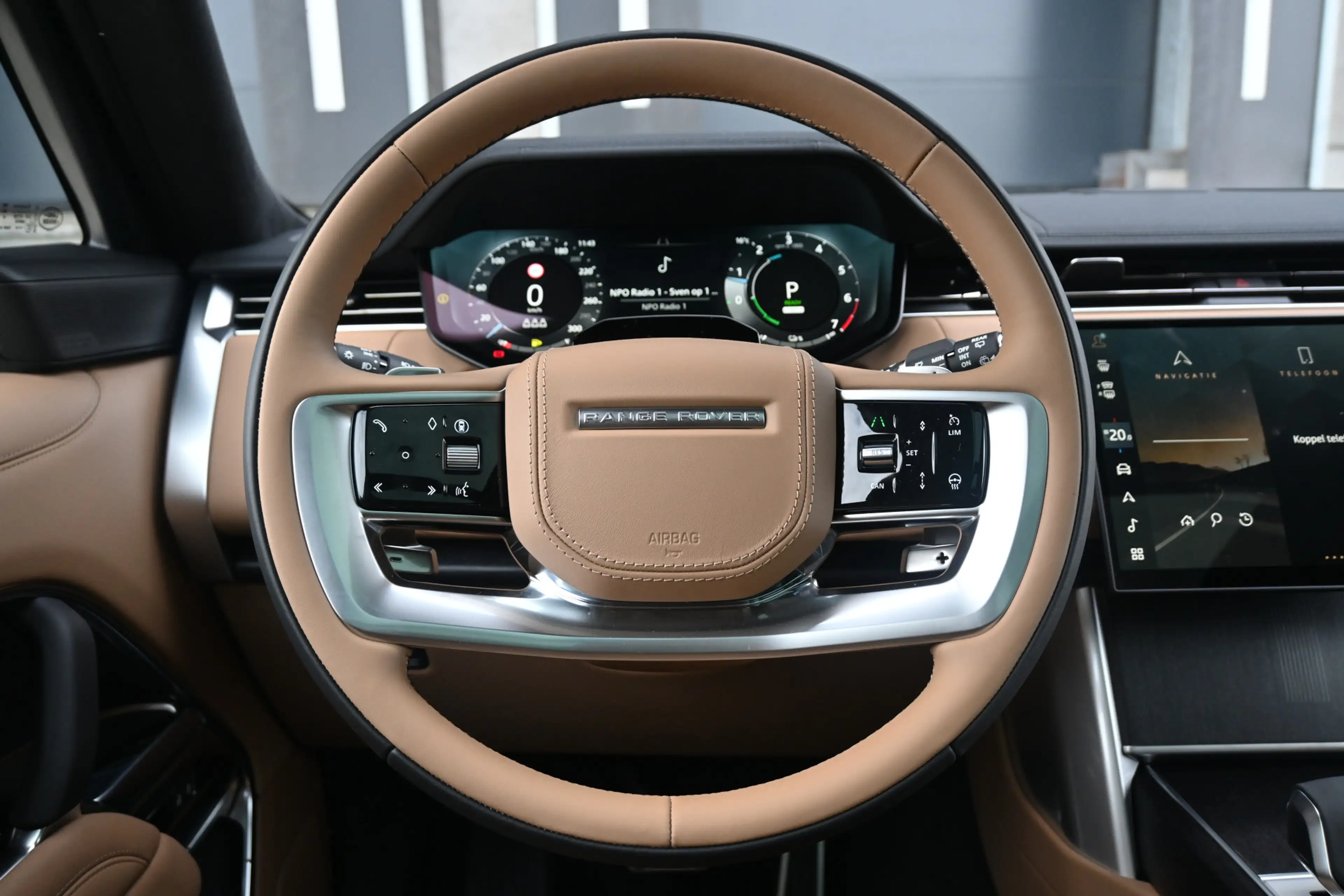 Land Rover Range Rover 3.0 P460e Westminster Edition PHEV — photo 18
