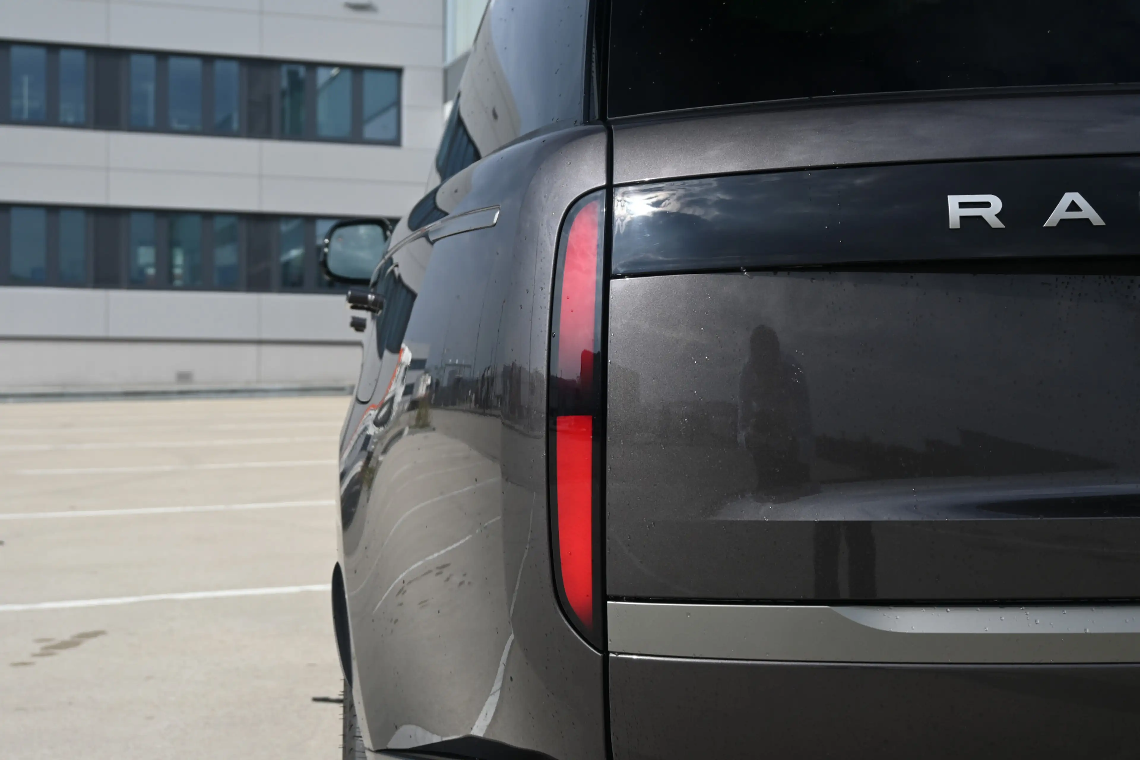 Land Rover Range Rover 3.0 P460e Westminster Edition PHEV — photo 16