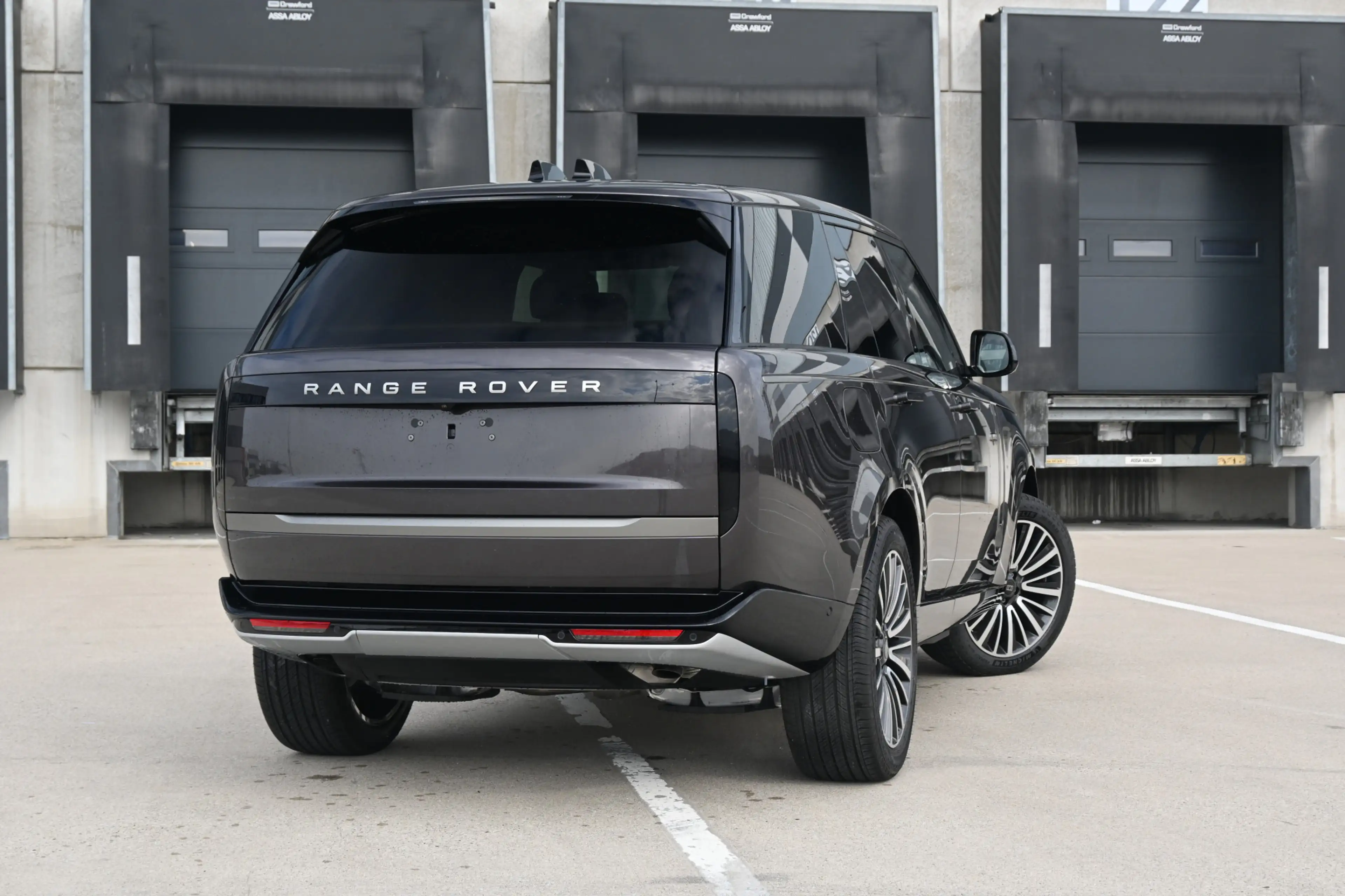 Land Rover Range Rover 3.0 P460e Westminster Edition PHEV — photo 3