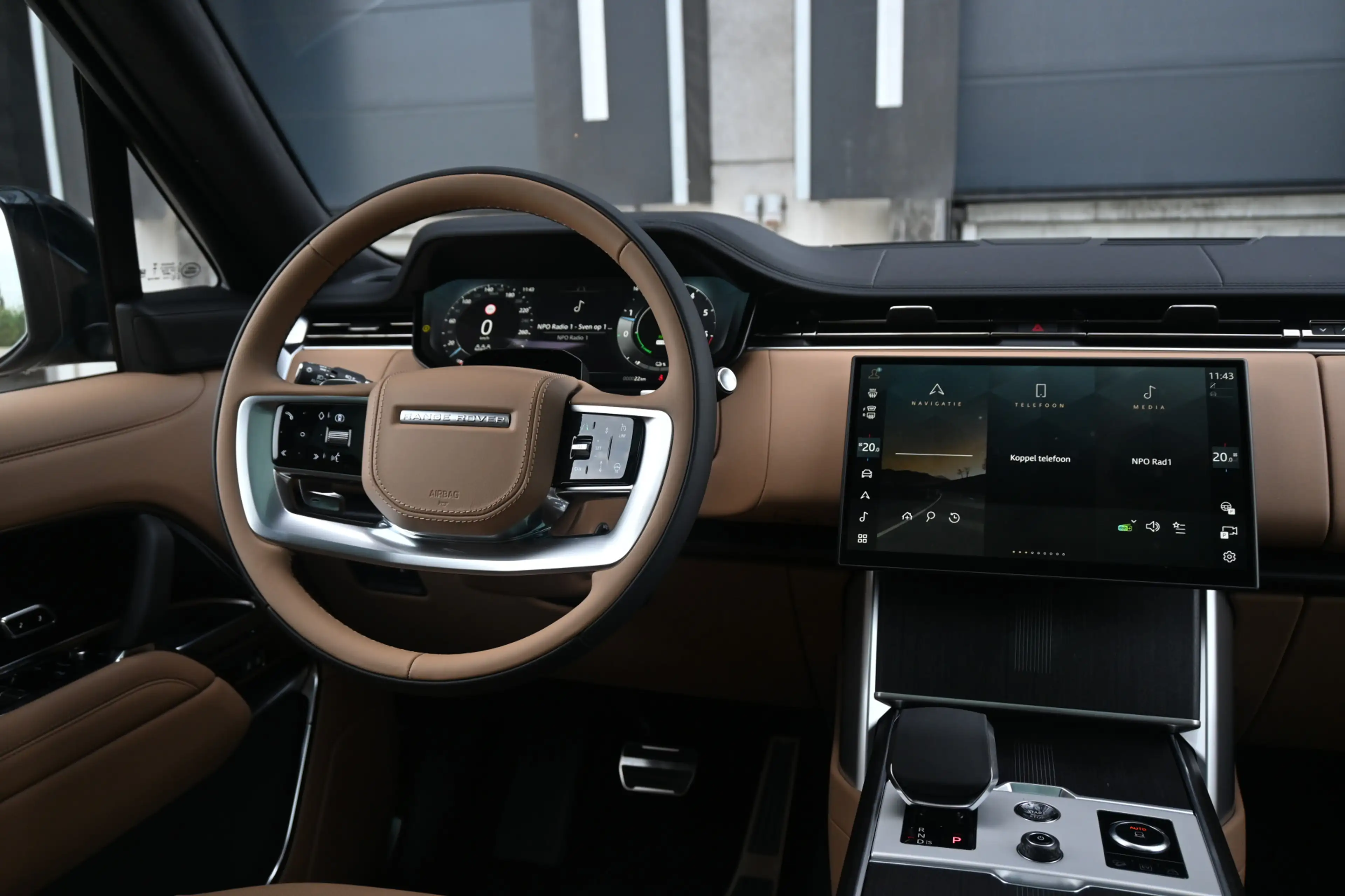 Land Rover Range Rover 3.0 P460e Westminster Edition PHEV — photo 6