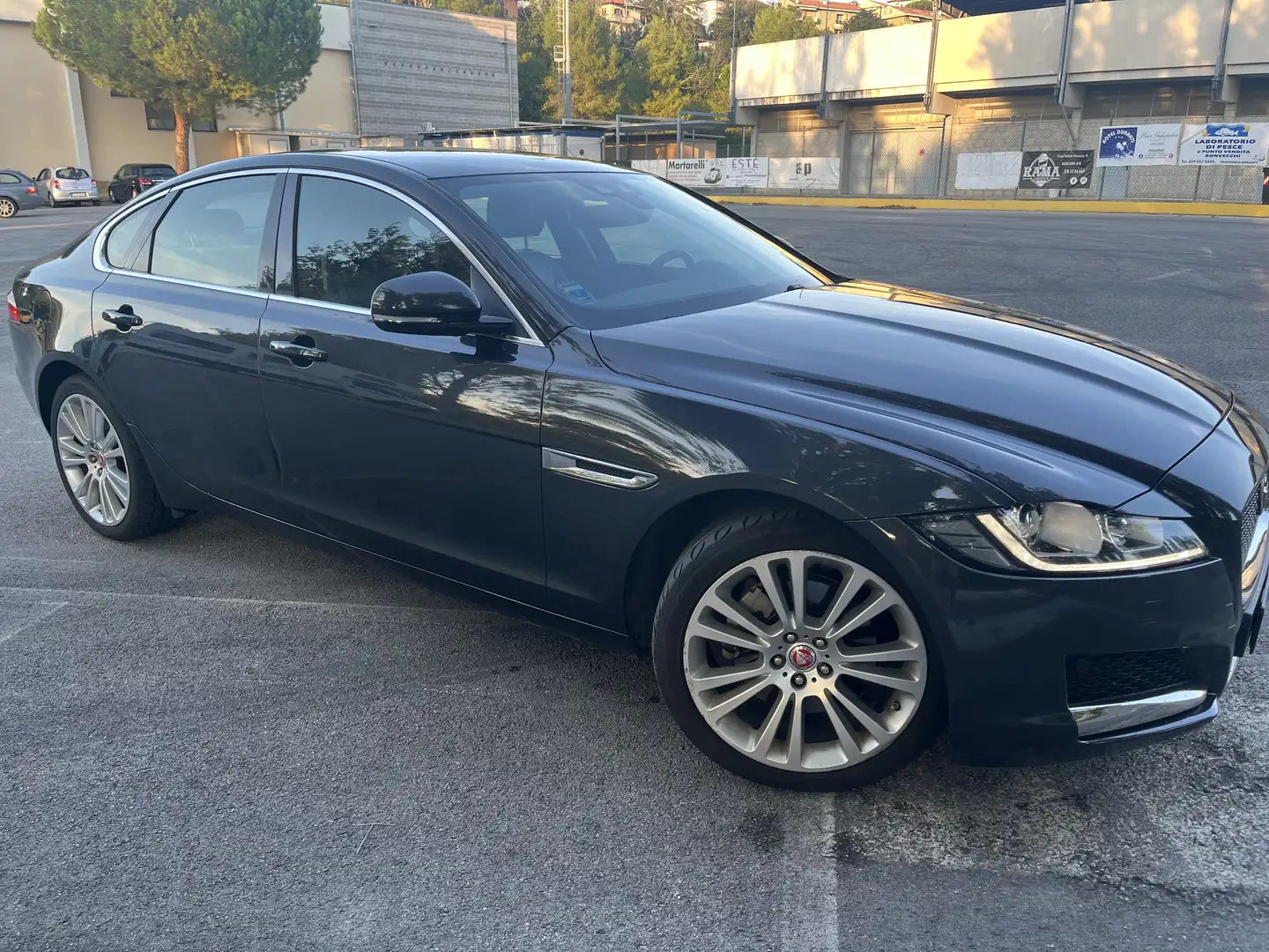 Jaguar XF 2.0d Prestige 180cv auto - 1