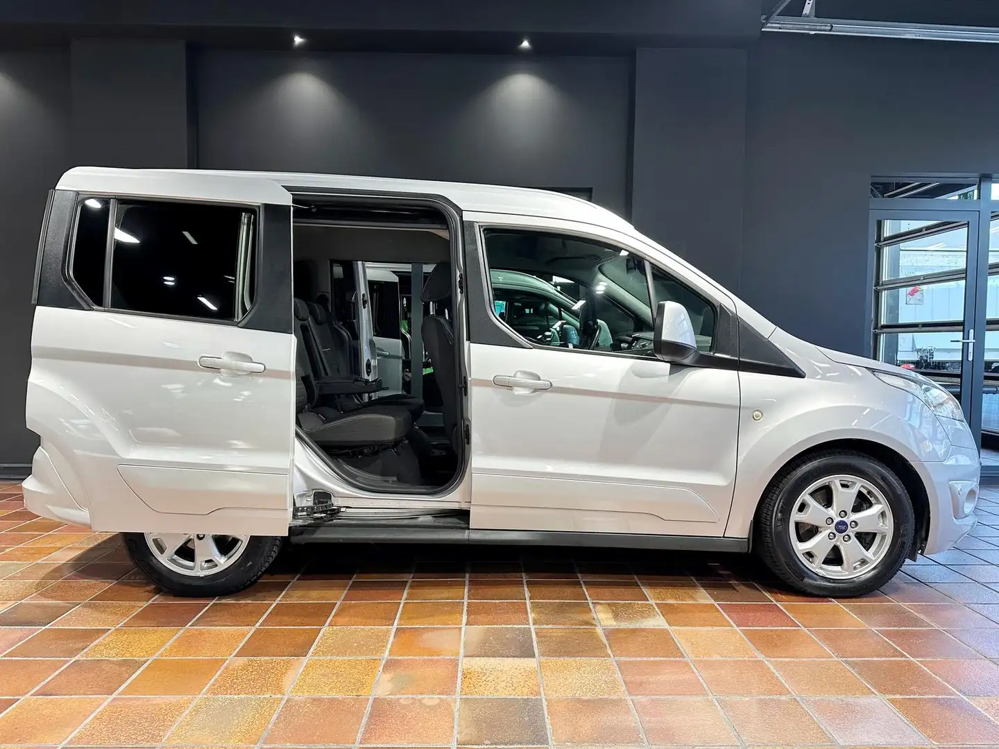 Ford Tourneo Connect TITANIUM PANORAMA NAV KAMERA AHK Silber - 2