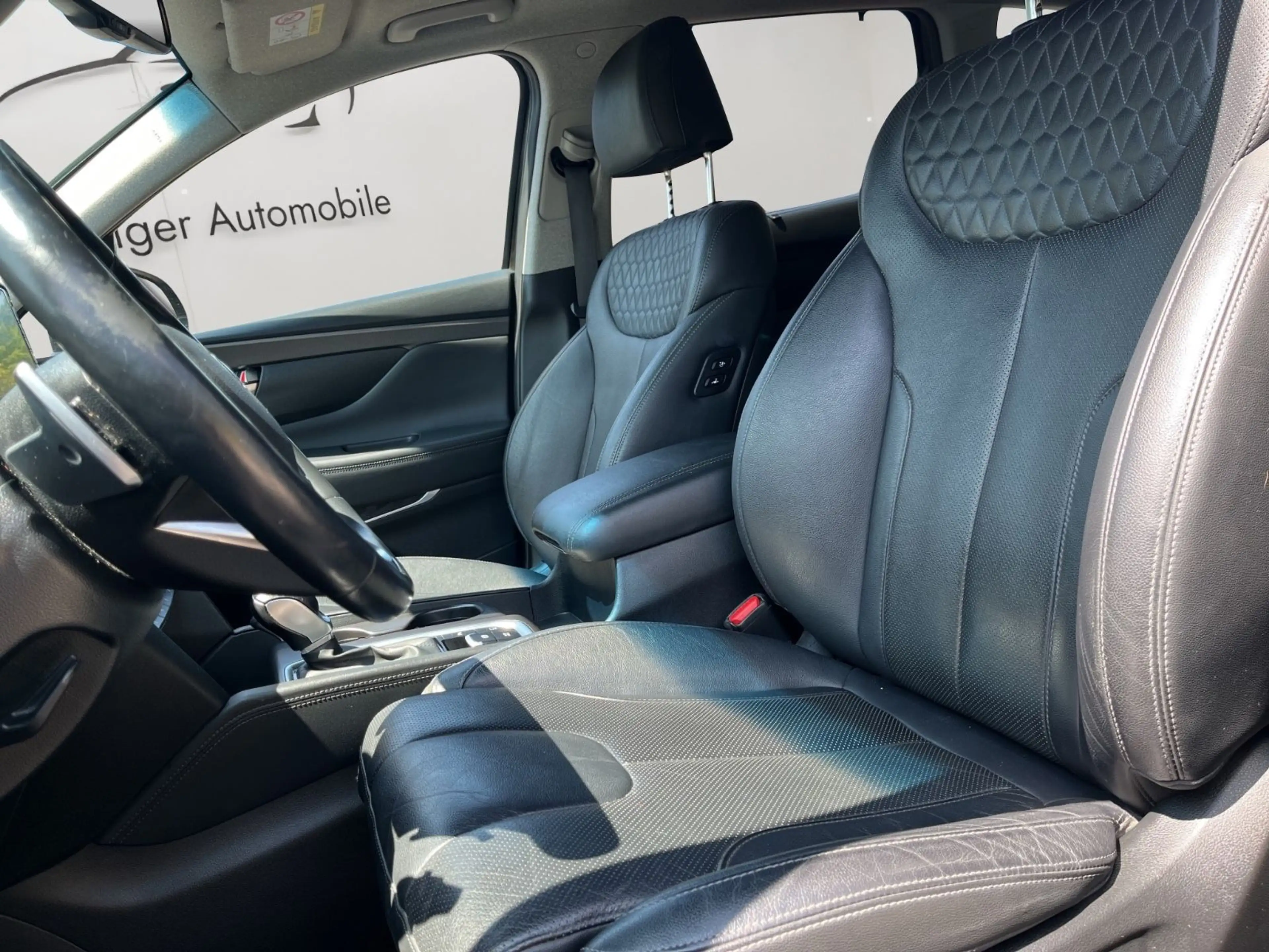 Hyundai SANTA FE Premium 4WD — photo 11
