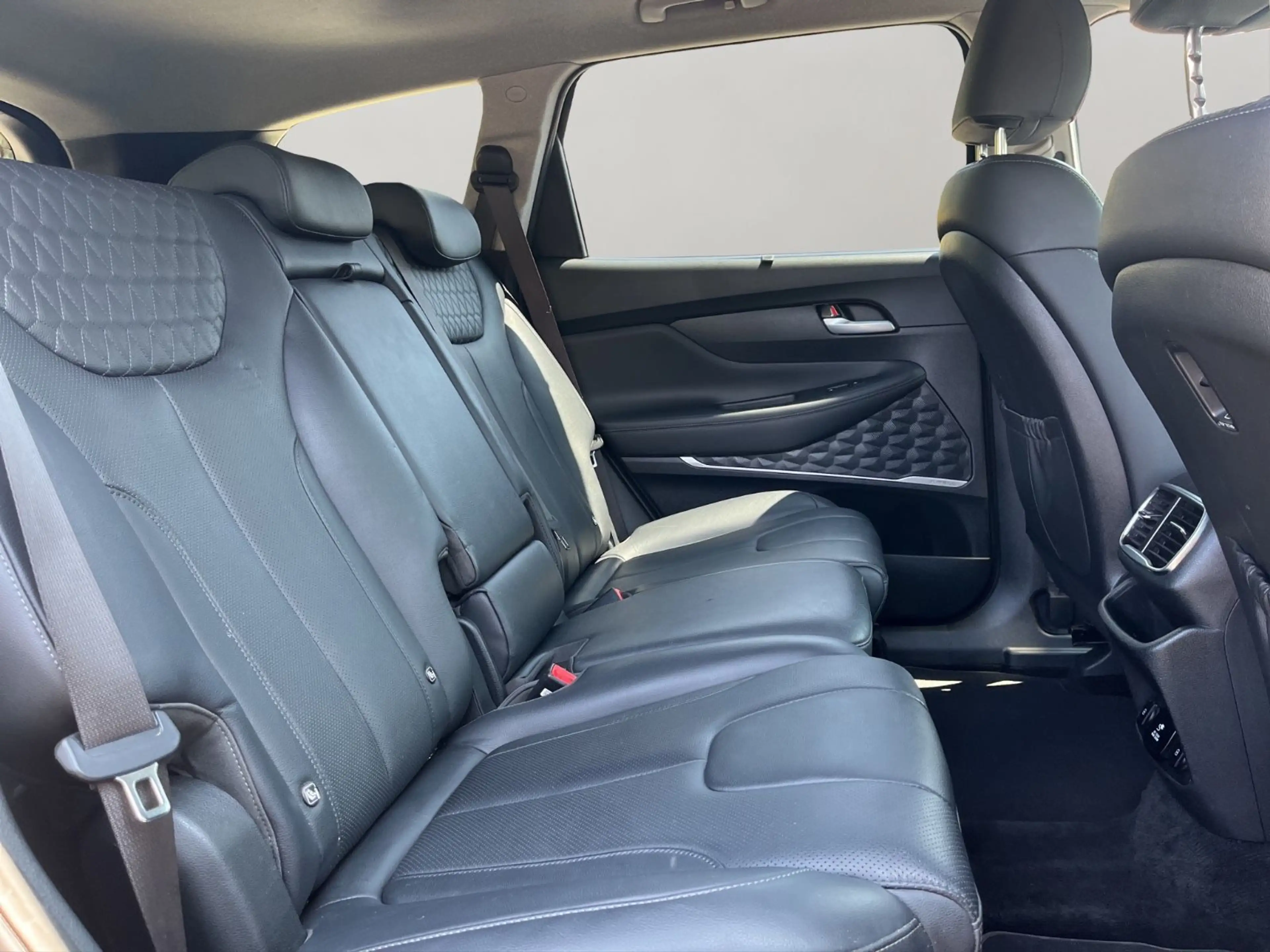 Hyundai SANTA FE Premium 4WD — photo 15