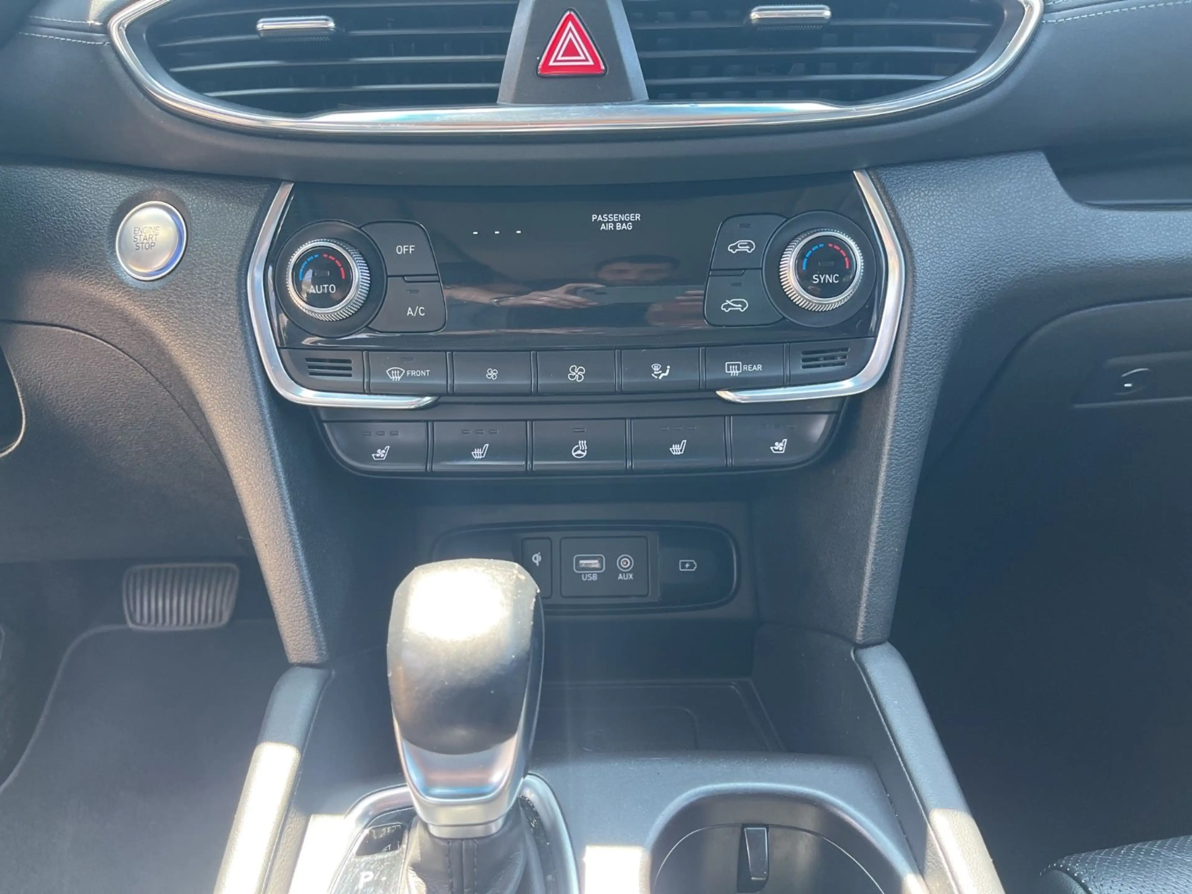 Hyundai SANTA FE Premium 4WD — photo 14