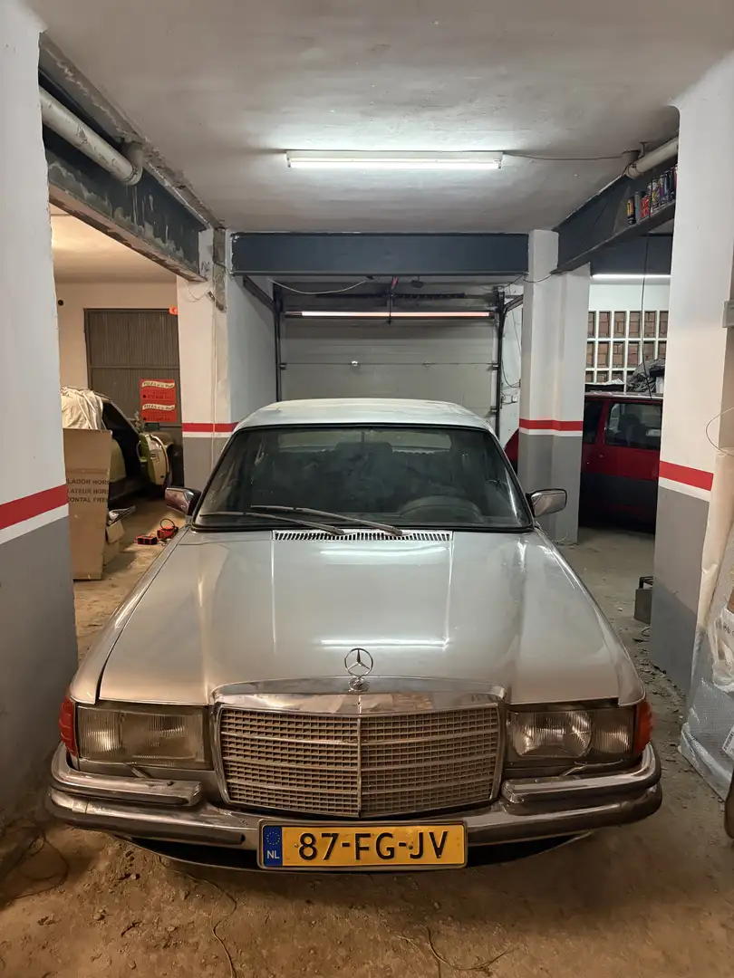 Mercedes-Benz 450 6.9 - 1
