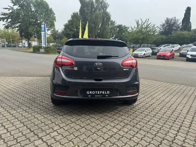 Kia Ceed view 3