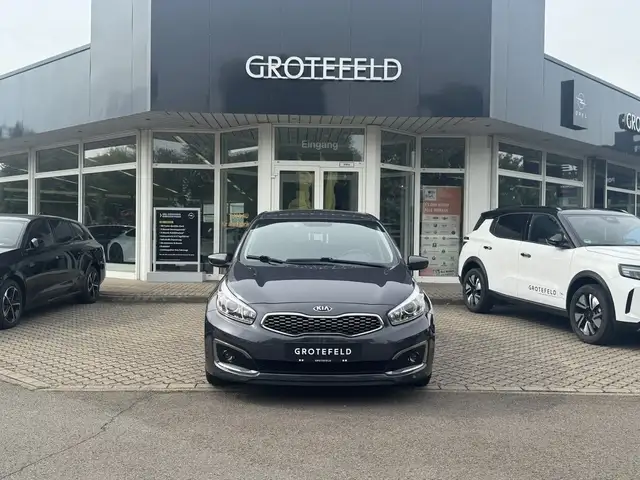 Kia Ceed main image