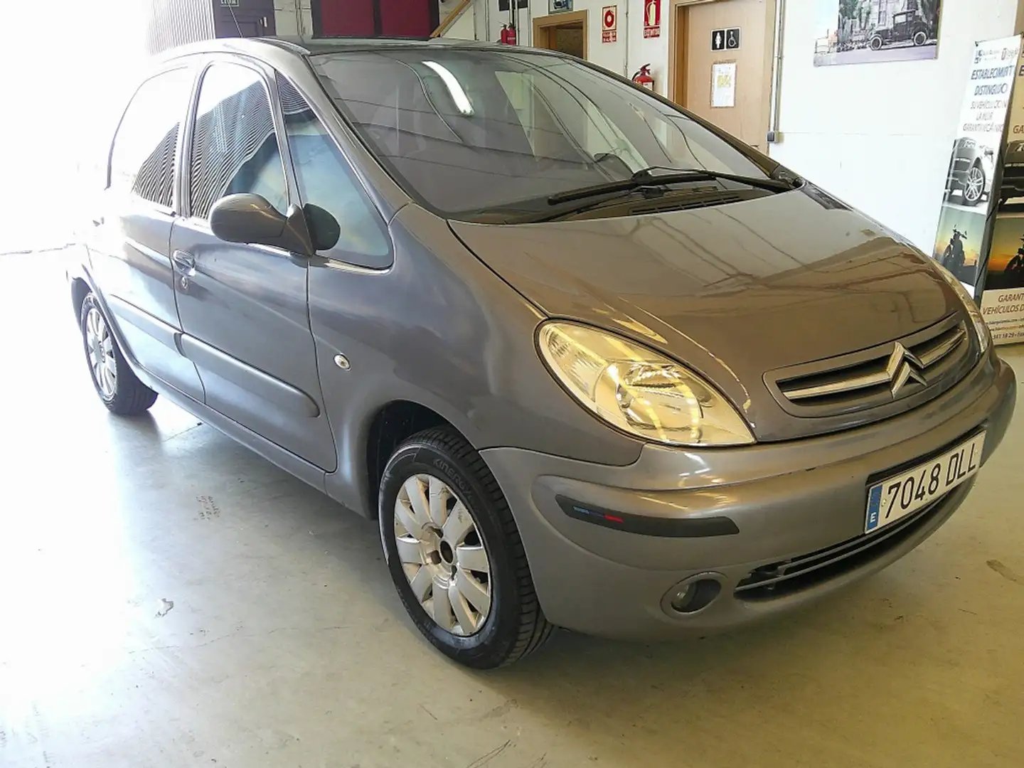 Citroen Xsara Picasso 1.6HDi Satisfaction II Gris - 2