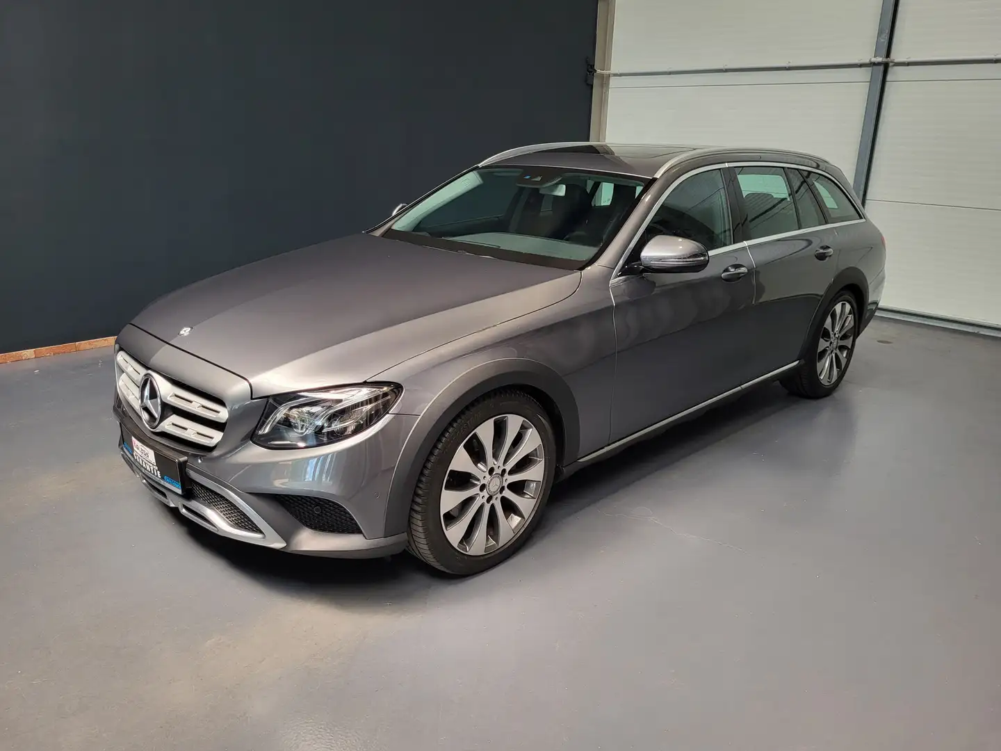 Mercedes-Benz E 220 d 4Matic All-Terrain *TOP Austattung* Grijs - 1