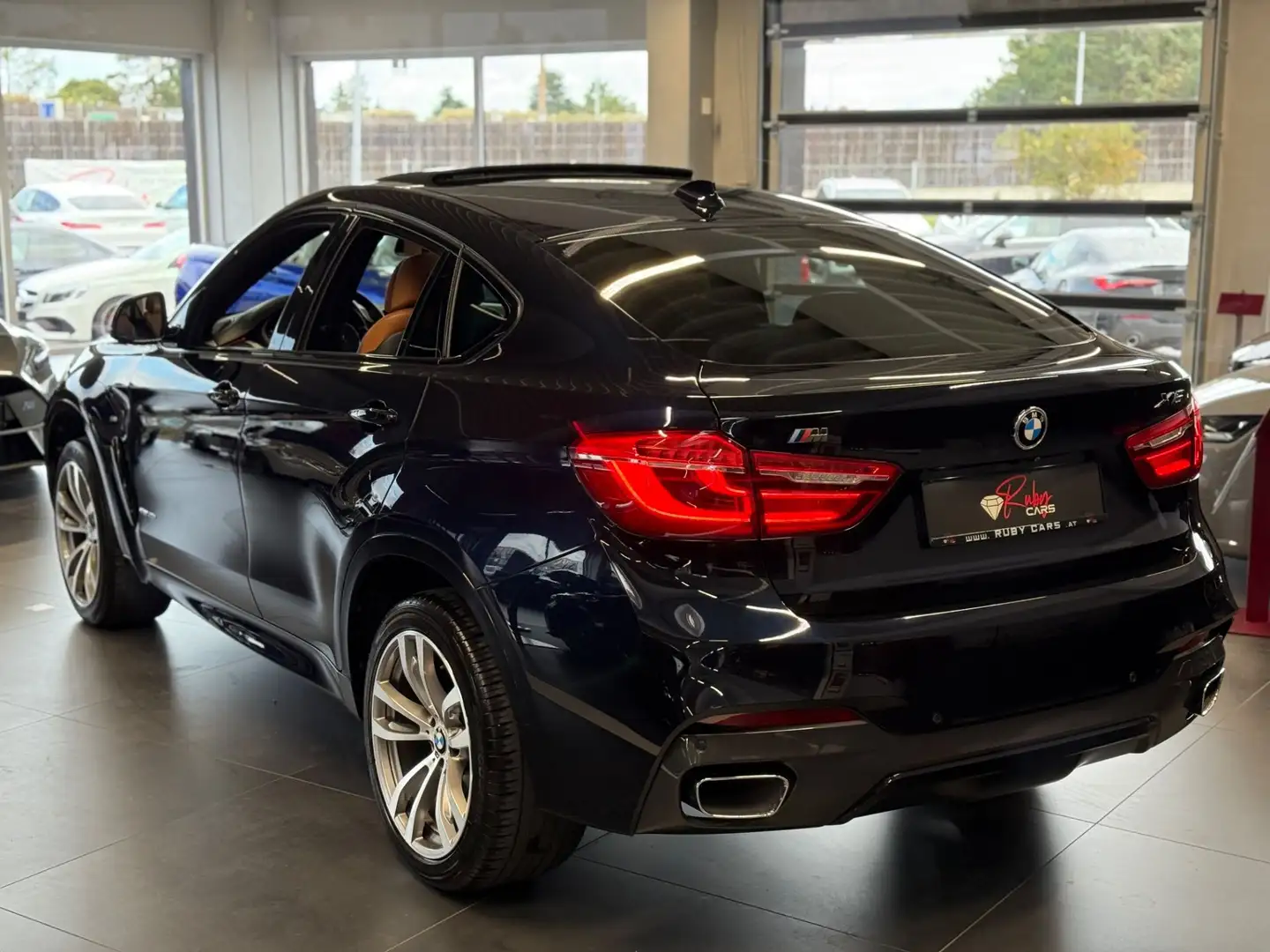 BMW X6 xDrive 40d M Sportpaket Individual Schwarz - 2