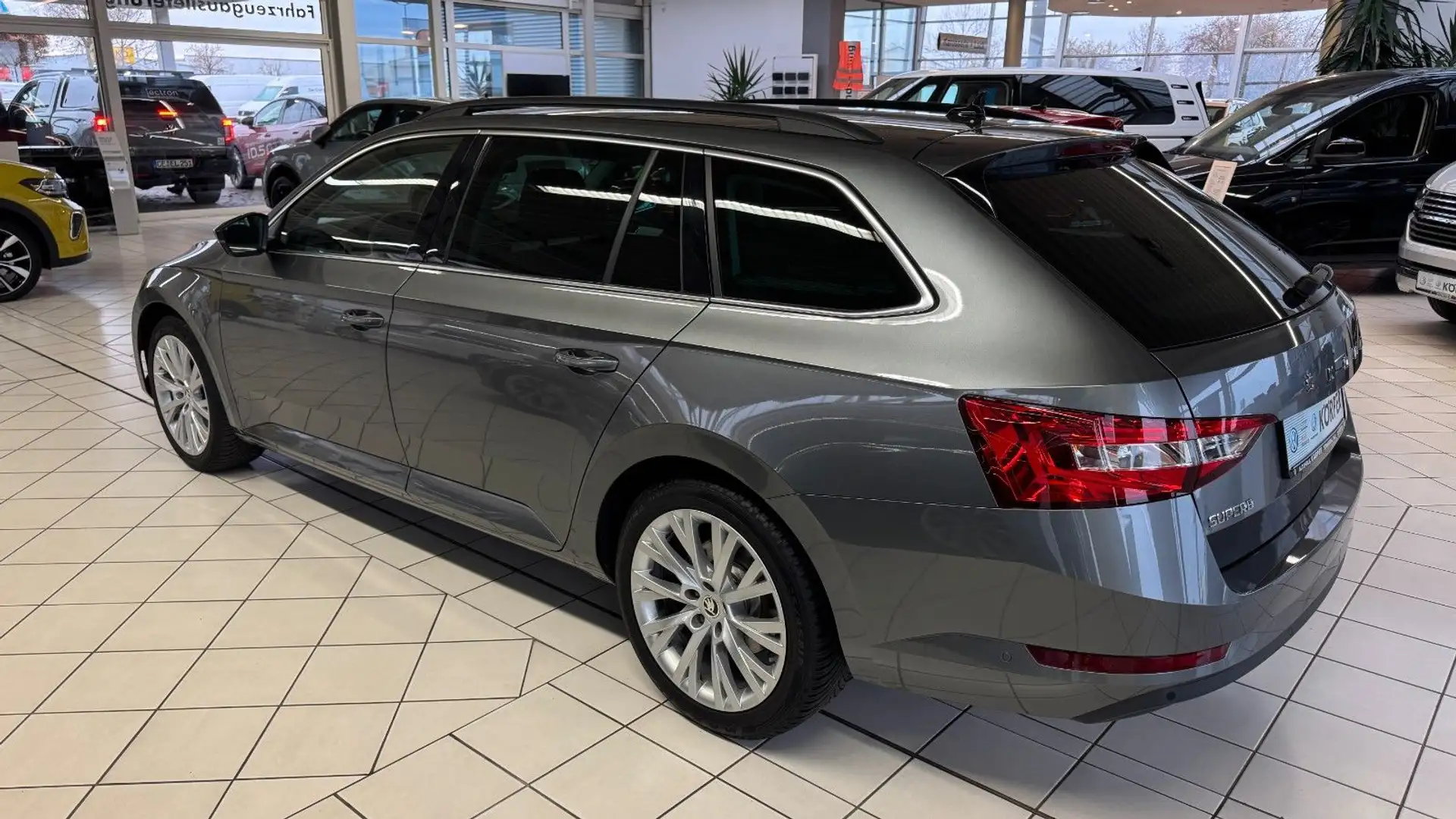 Skoda Superb Skoda Superb 1.5 TSI Ambition Gris - 2