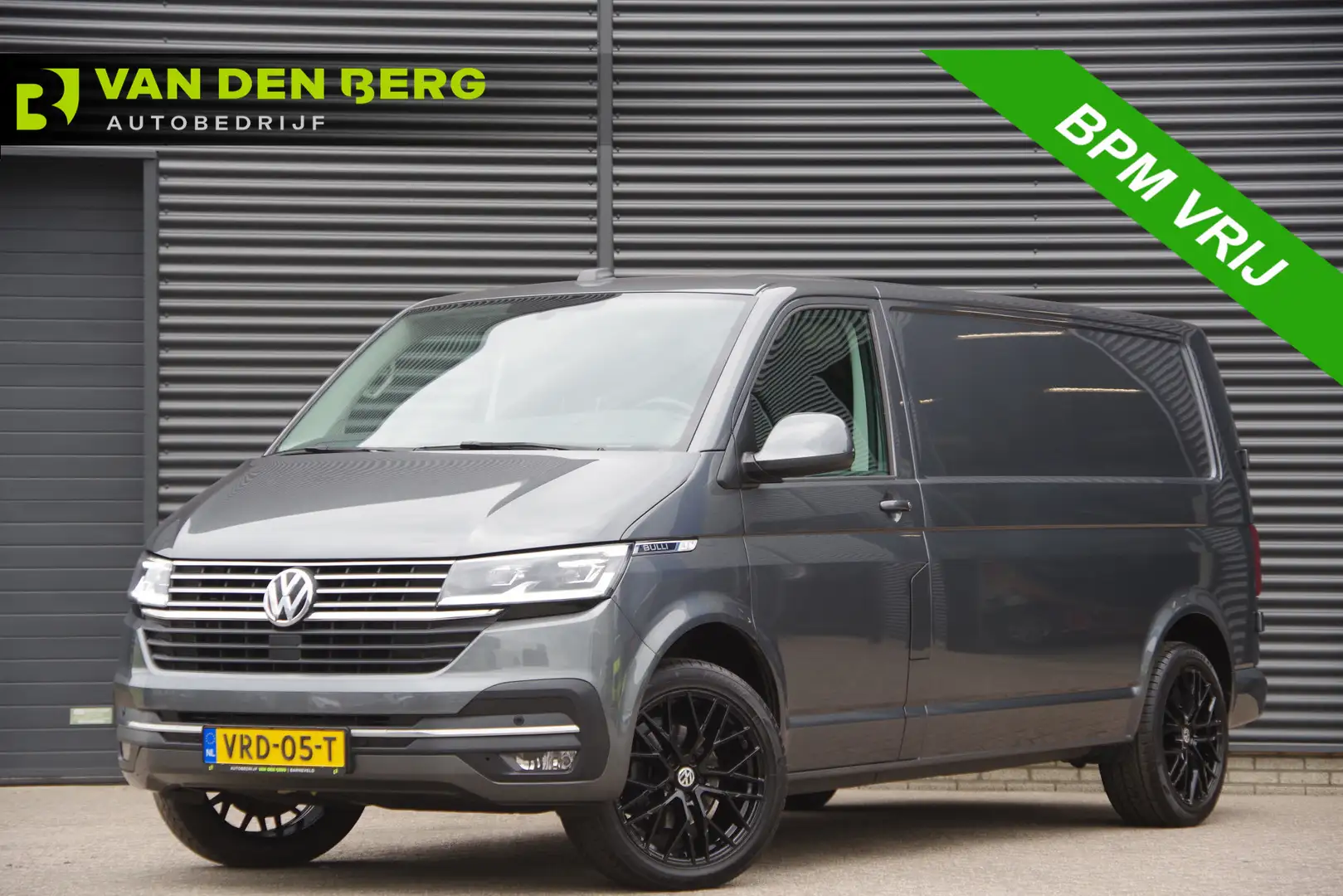 Volkswagen T6.1 Transporter 2.0 TDI L2 BULLI, 150PK AUT. LED, ADAPT. CRUISE, D Gris - 1