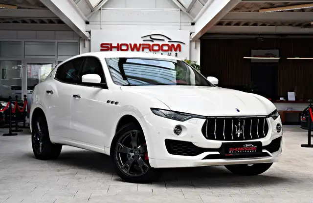 Maserati Levante view 4