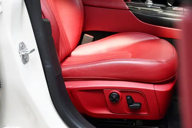 Maserati Levante view 10