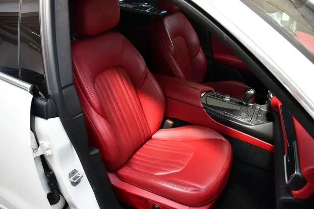 Maserati Levante view 9