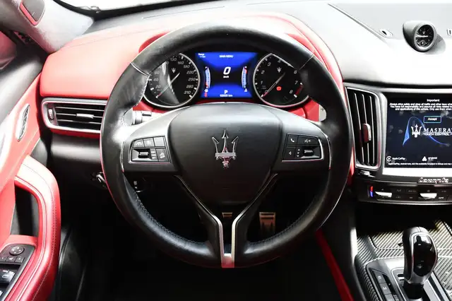 Maserati Levante view 13