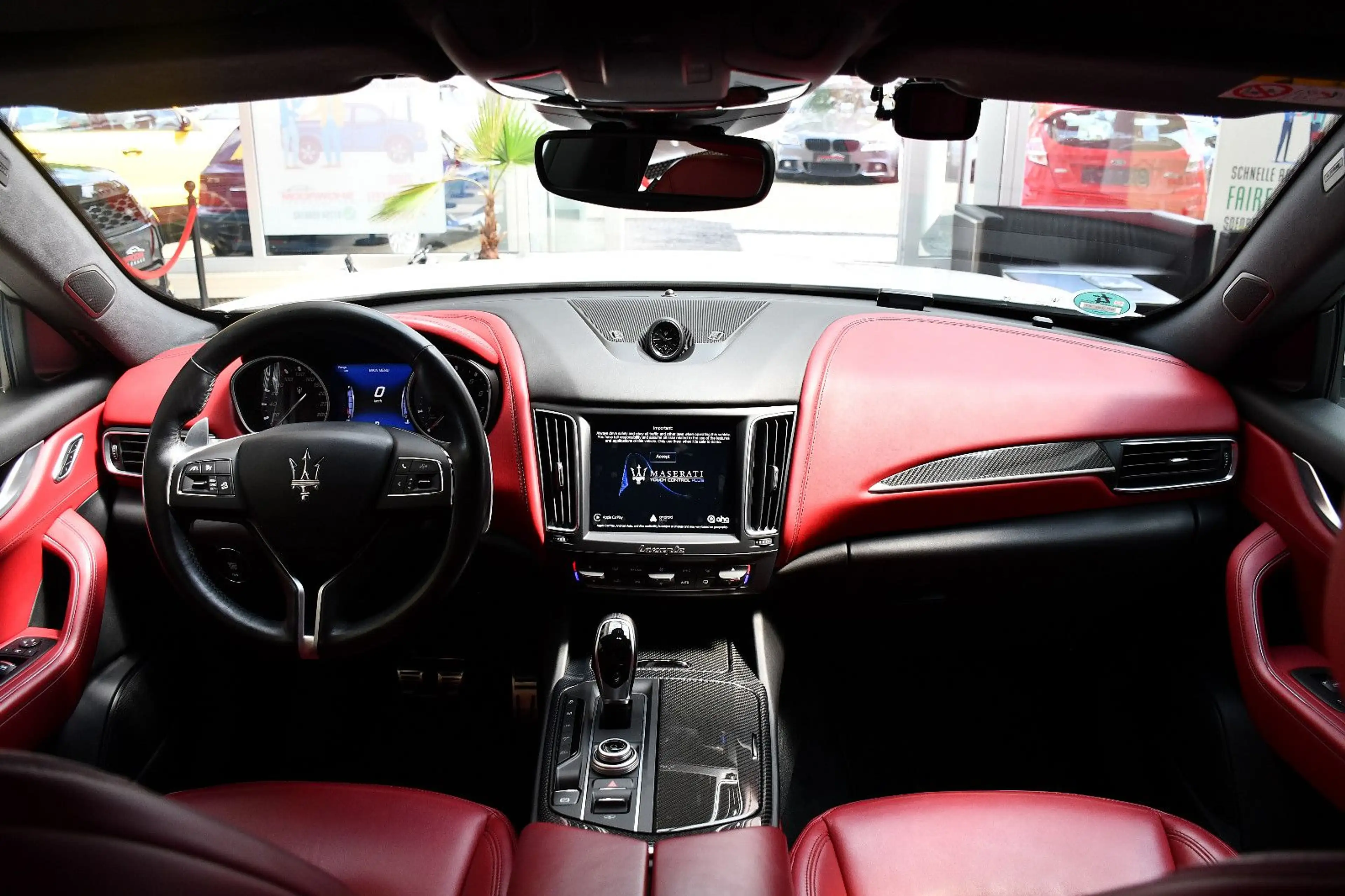 Maserati Levante 3.0 V6 Q4 Carbon Alcantara 360° ACC — photo 12