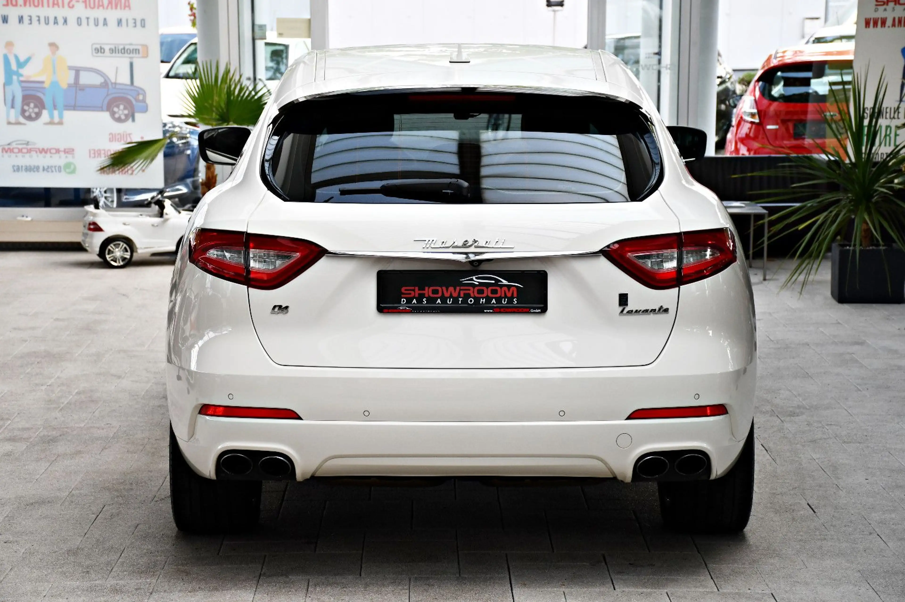 Maserati Levante 3.0 V6 Q4 Carbon Alcantara 360° ACC — photo 6