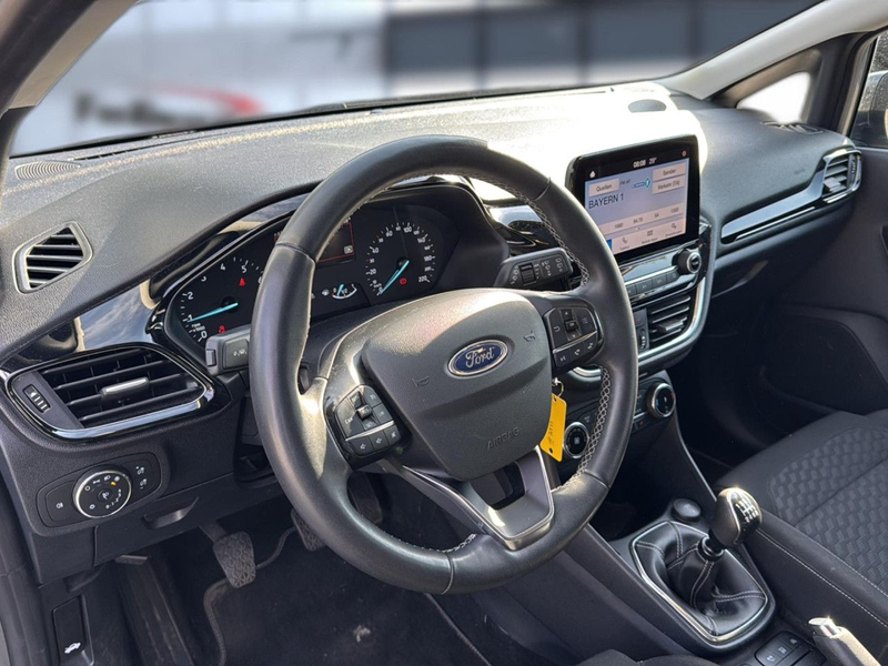 Ford Fiesta Titanium Bluetooth Navi LED Klima — photo 8
