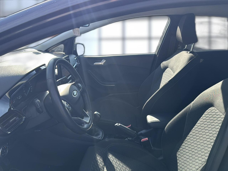 Ford Fiesta Titanium Bluetooth Navi LED Klima — photo 7