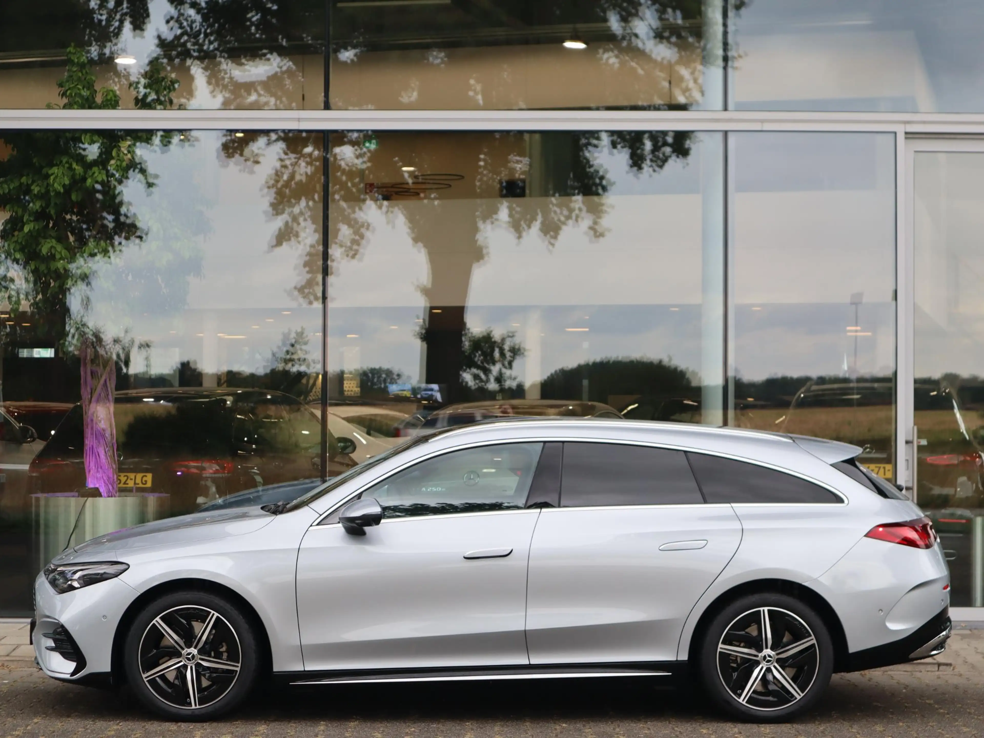 Mercedes-Benz CLA 250 Shooting Brake 250+ Business Solution AMG 85.5 kWh — photo 5