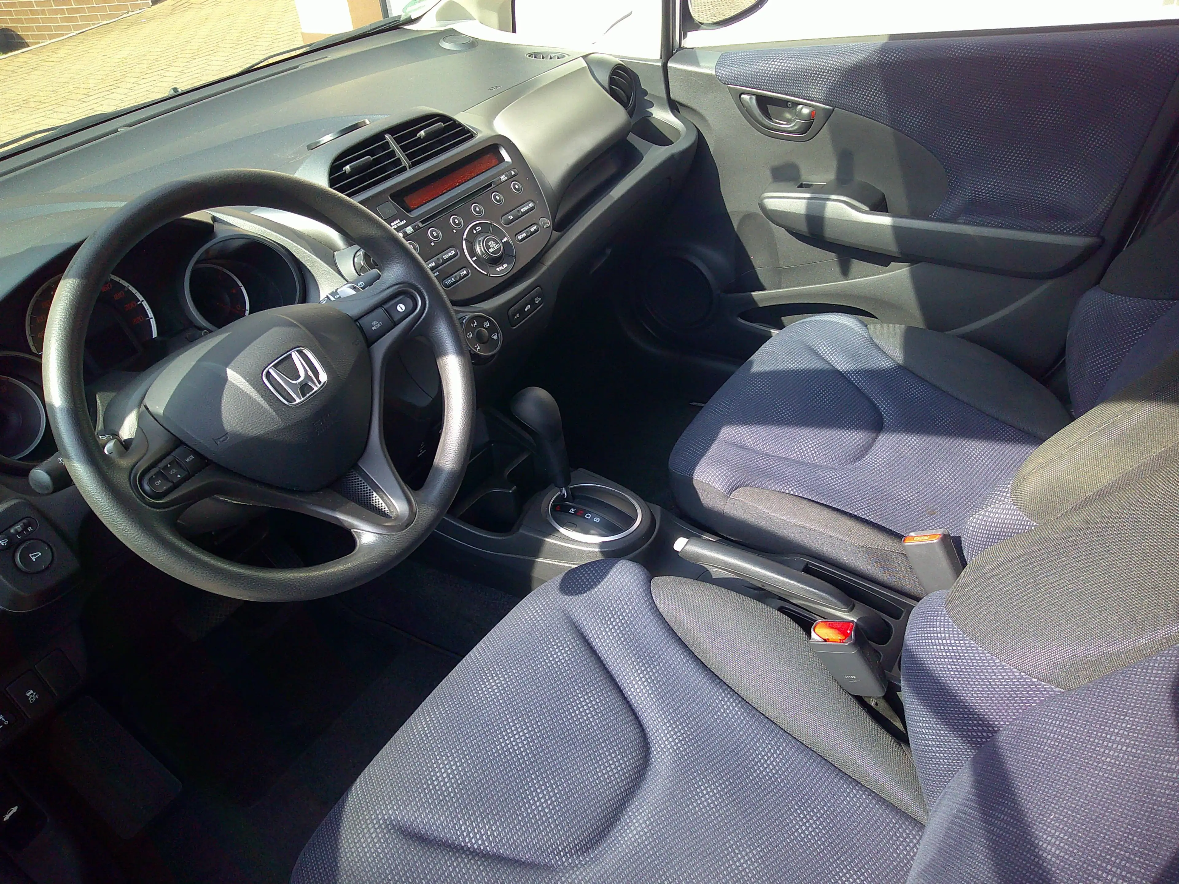 Honda Jazz 1.4 Trend  TÜV Neu  Klimaanlage — photo 11