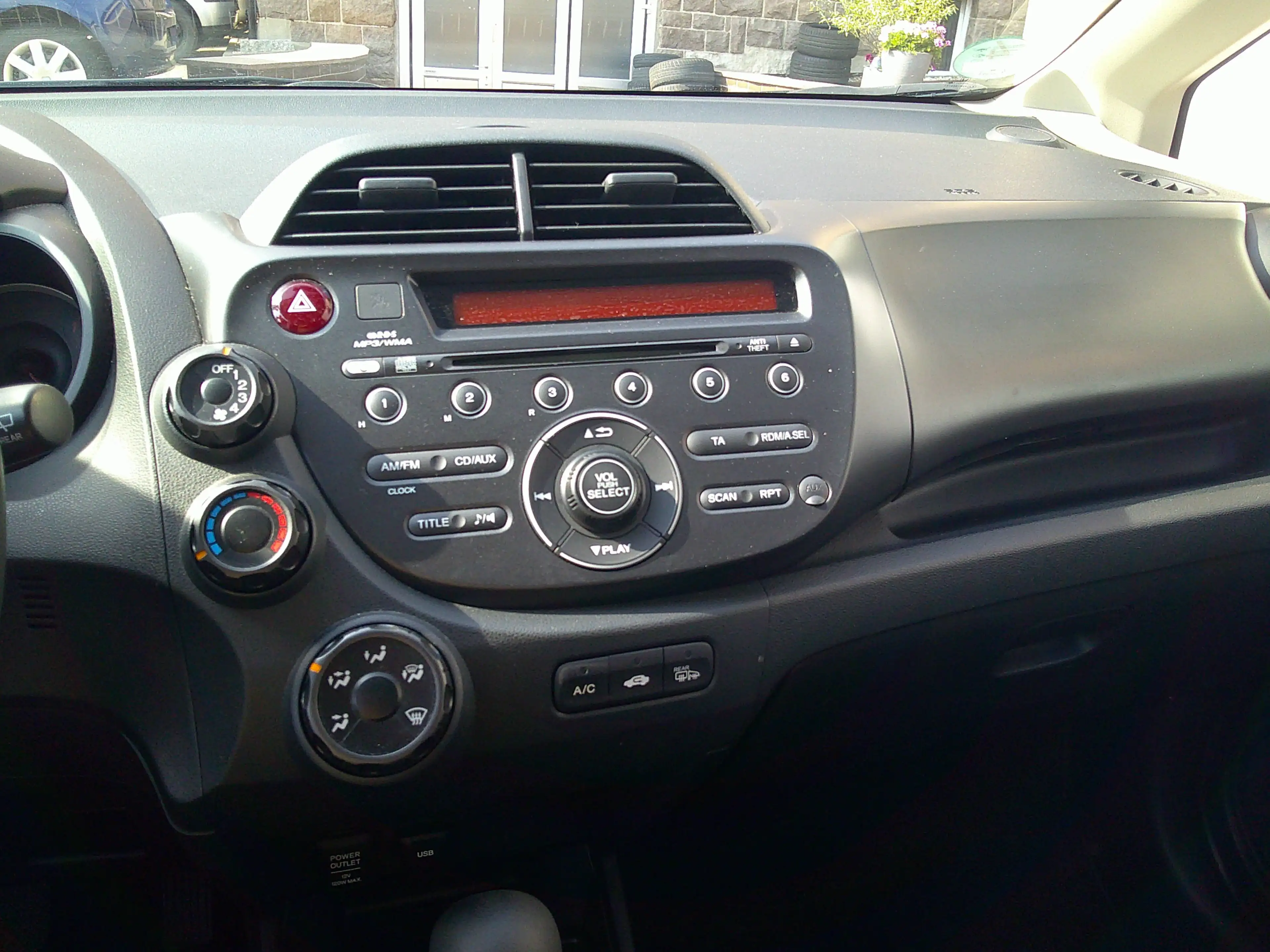 Honda Jazz 1.4 Trend  TÜV Neu  Klimaanlage — photo 12