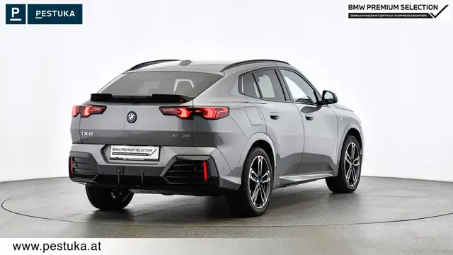 BMW Ix2 view 4