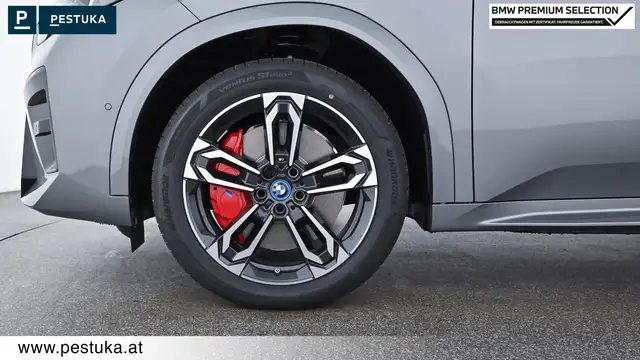BMW Ix2 view 7