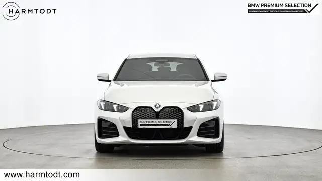 BMW I4 view 9