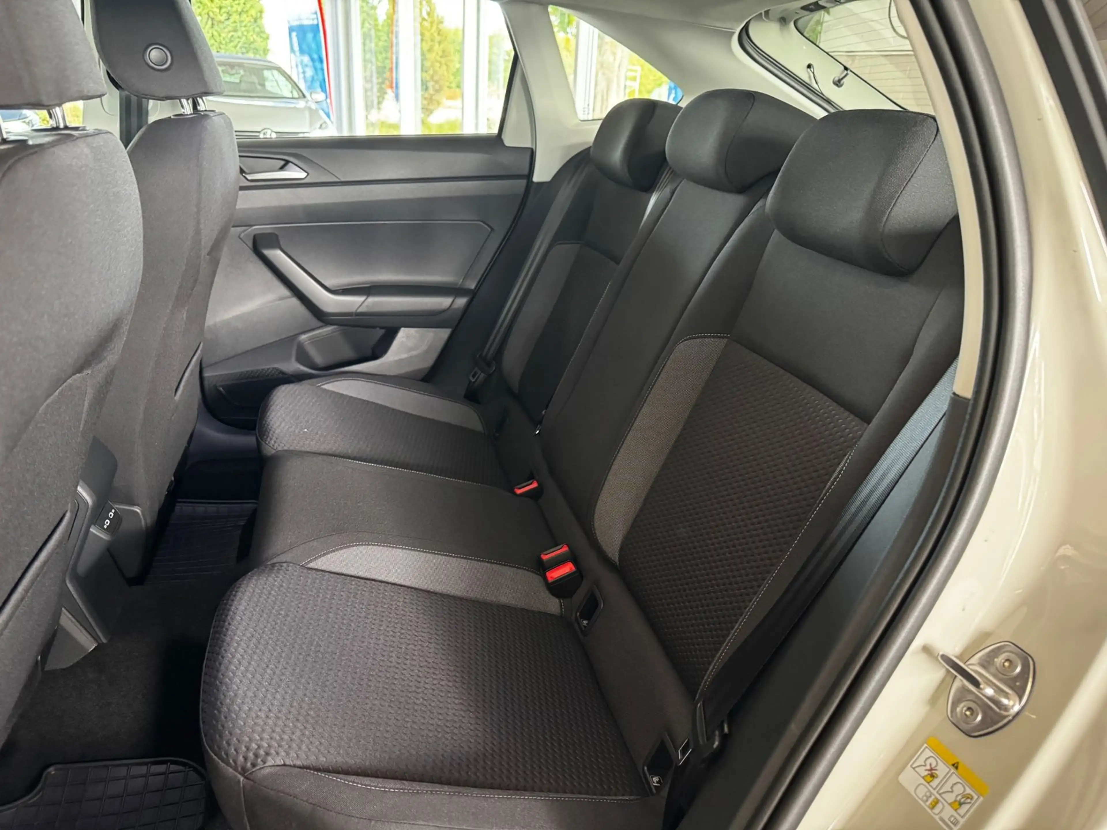 Volkswagen Taigo 1,0 TSI DSG Life *SHZ*Klima*LED*LM-Felgen* — photo 18