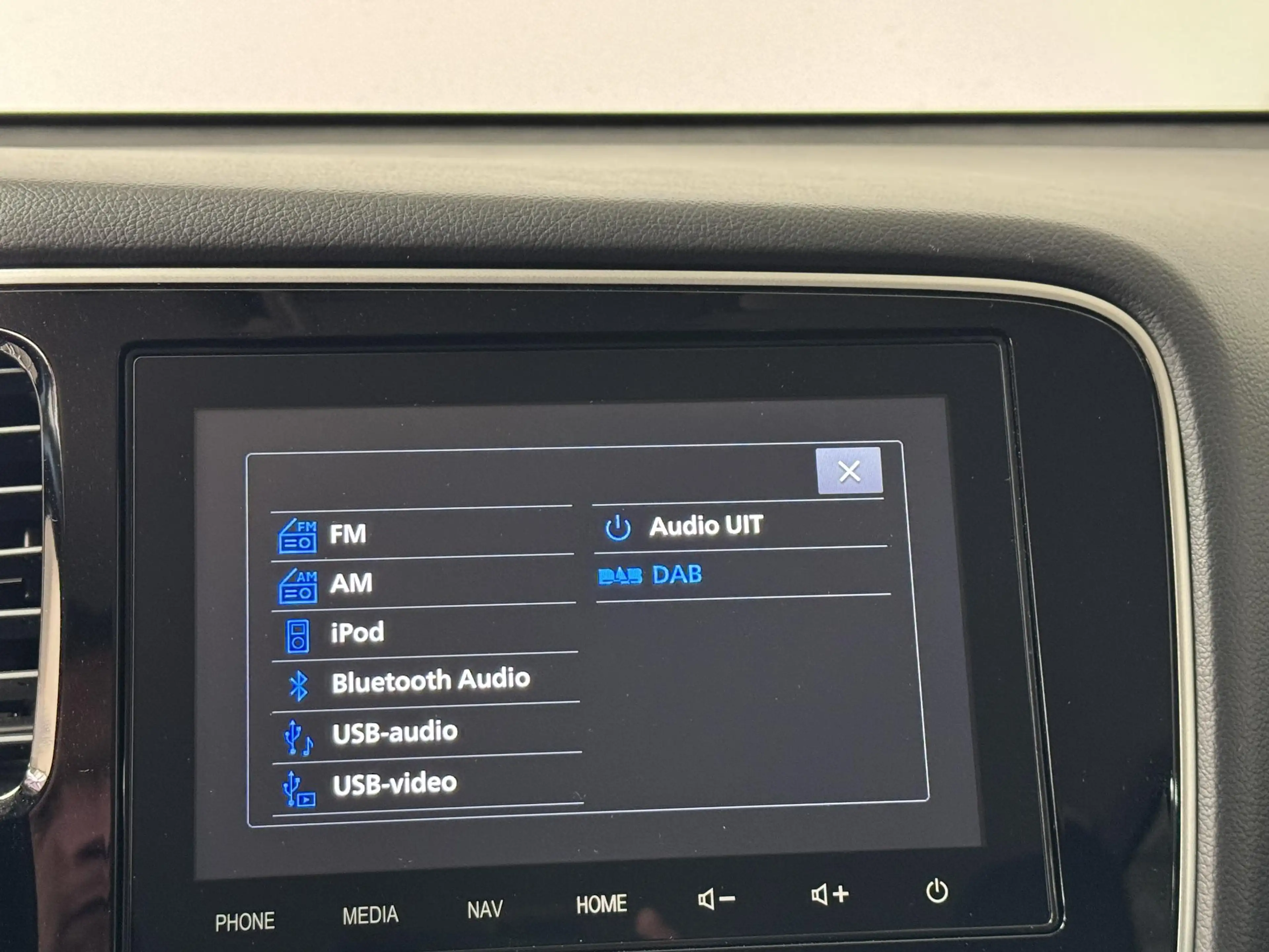 Mitsubishi Outlander 2.4 PHEV Intense | Trekhaak | Navigatie | Camera | — photo 38