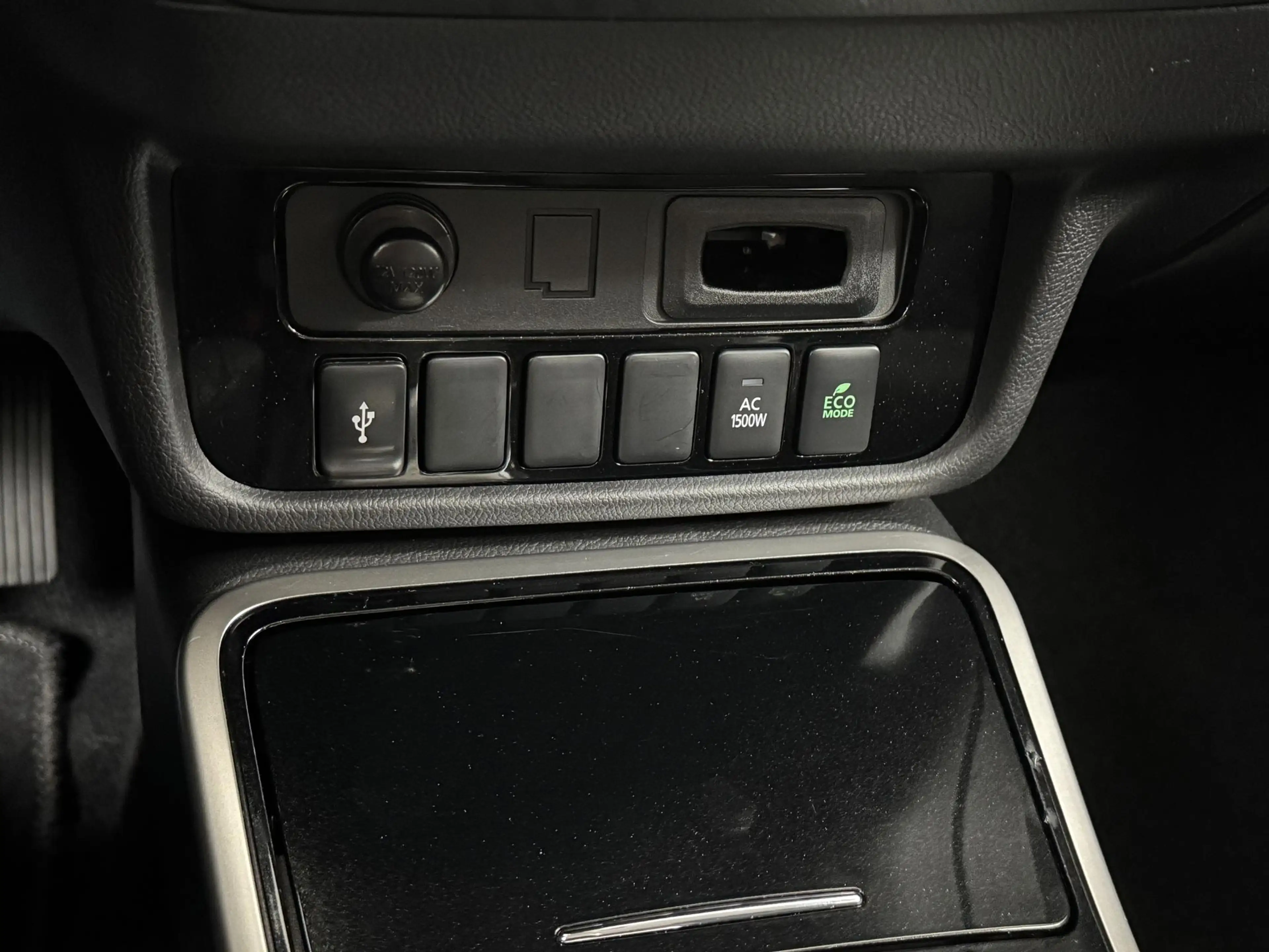 Mitsubishi Outlander 2.4 PHEV Intense | Trekhaak | Navigatie | Camera | — photo 27
