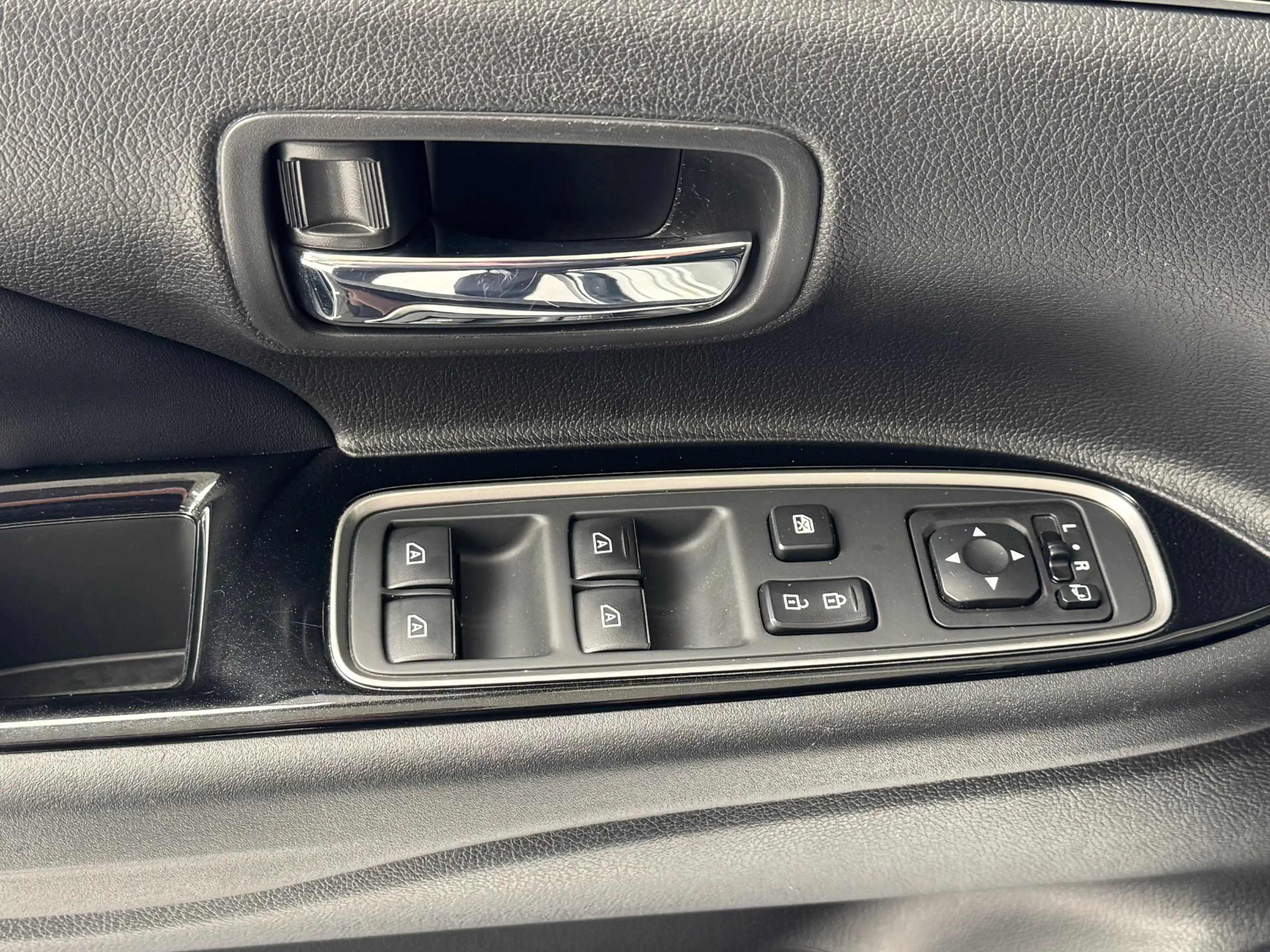Mitsubishi Outlander 2.4 PHEV Intense | Trekhaak | Navigatie | Camera | — photo 17