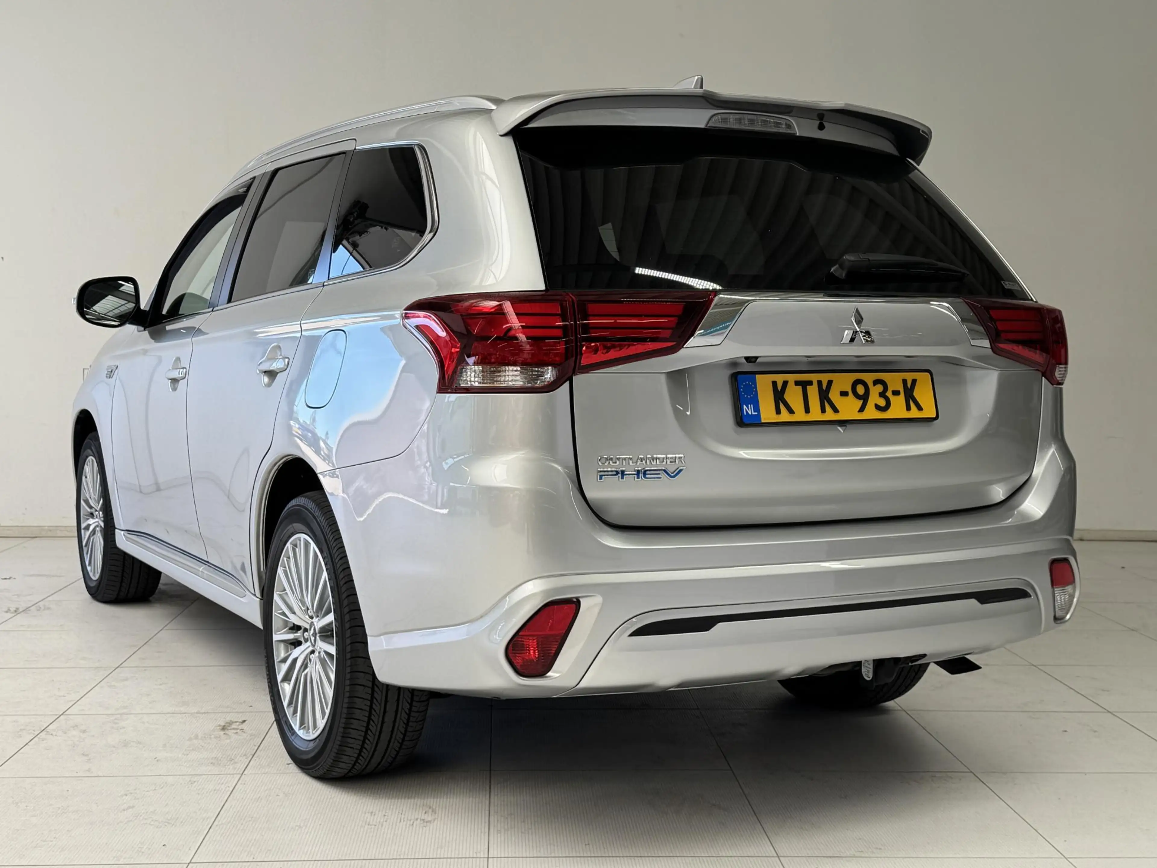 Mitsubishi Outlander 2.4 PHEV Intense | Trekhaak | Navigatie | Camera | — photo 6