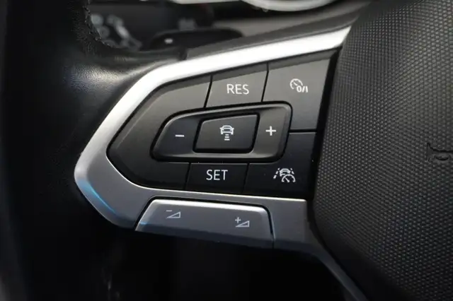 Volkswagen Passat view 12