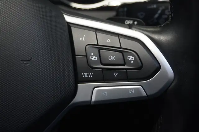 Volkswagen Passat view 13