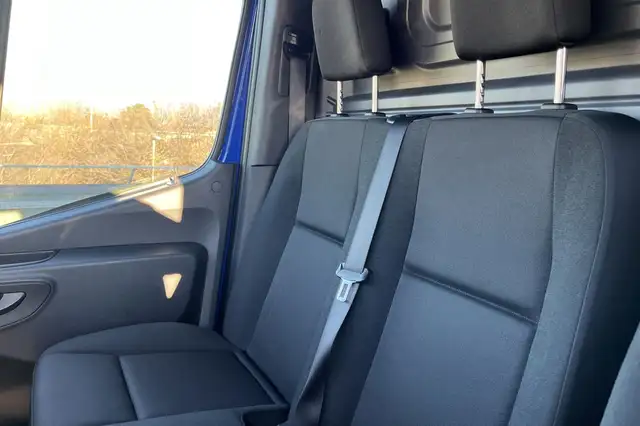 Mercedes-Benz Sprinter view 21