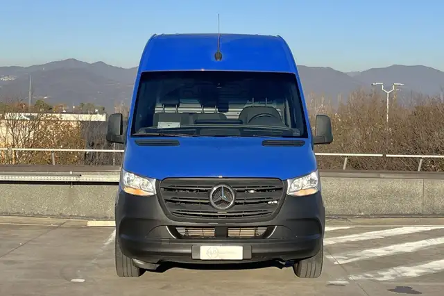 Mercedes-Benz Sprinter view 8
