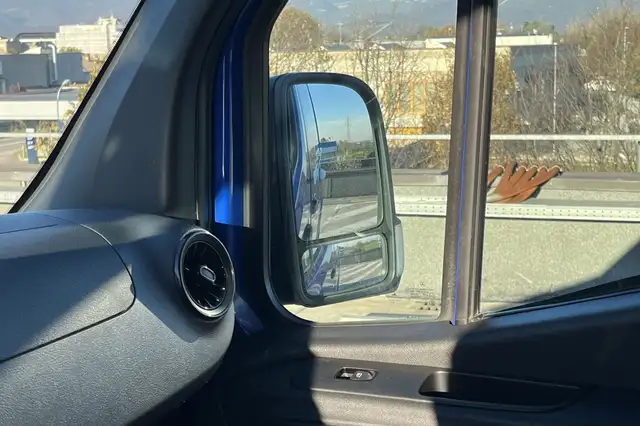 Mercedes-Benz Sprinter view 20