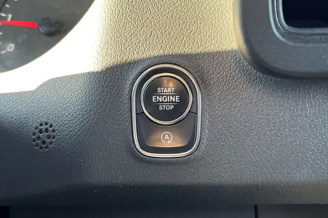 Mercedes-Benz Sprinter view 16