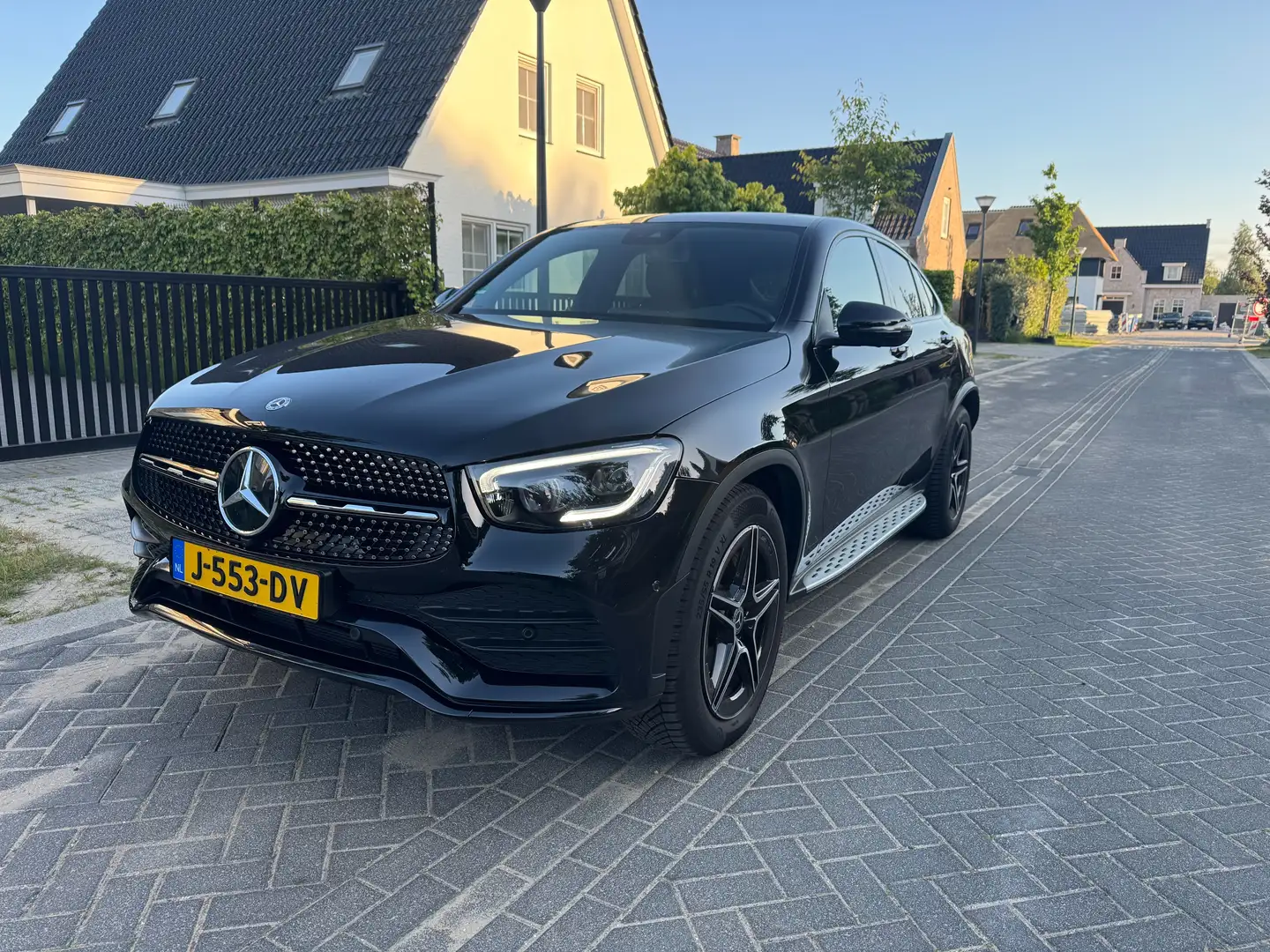 Mercedes-Benz GLC 200 Coupé AMG-Line | OPEN DAK | MEMORY | LED Zwart - 1