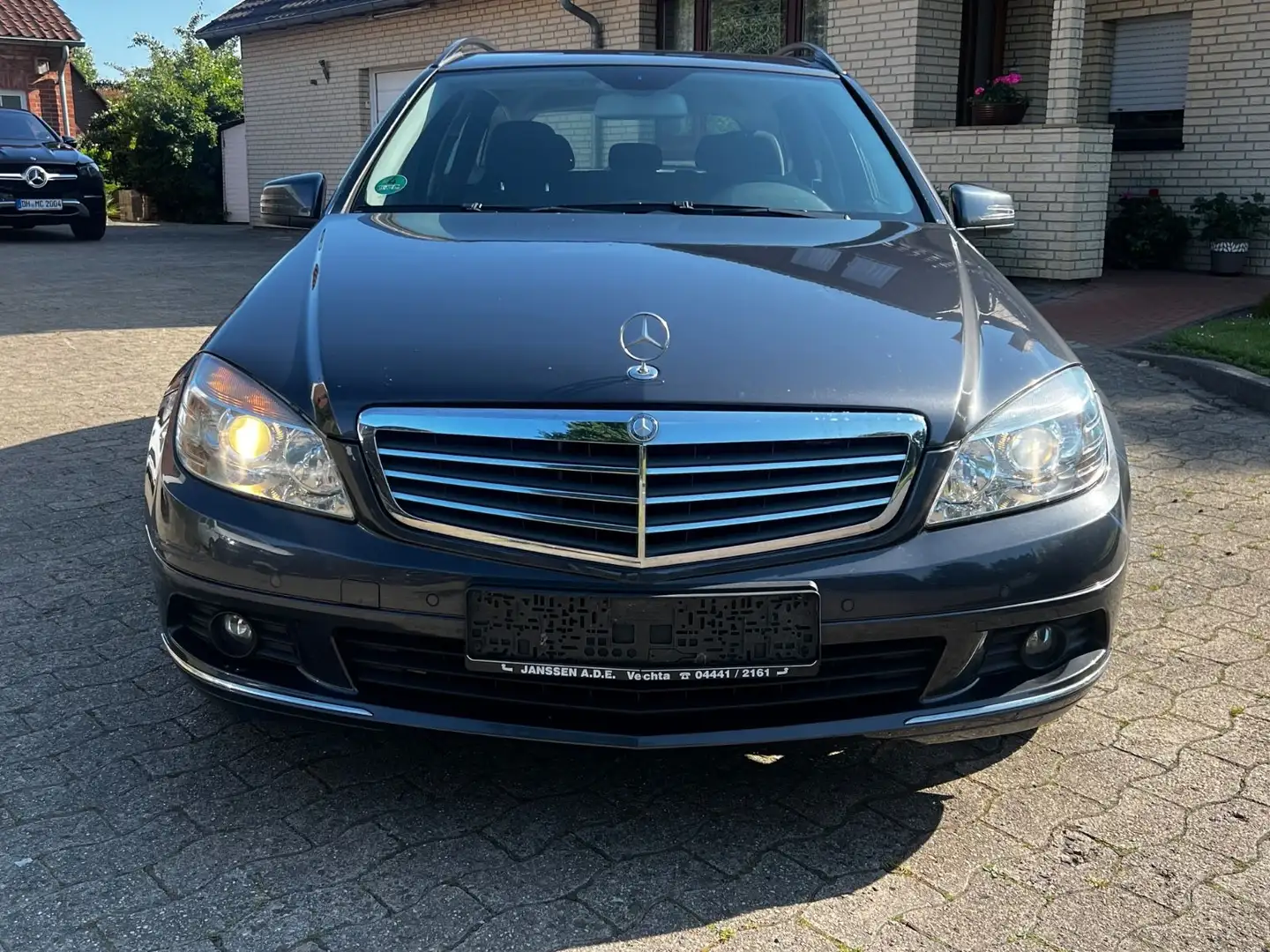 Mercedes-Benz C 180 T CGI BlueEfficiency Sitzheizung, Navi, Grau - 2