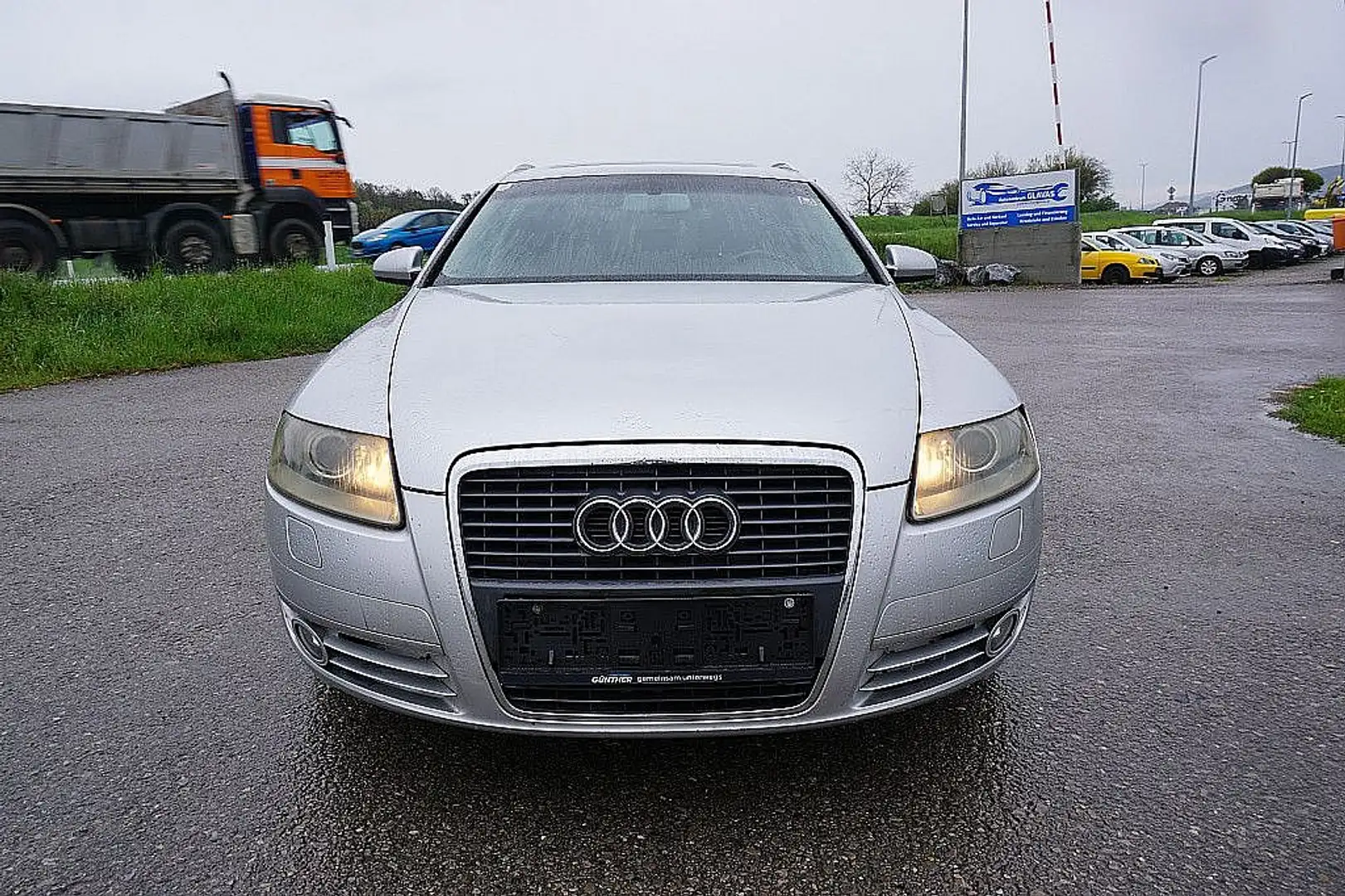 Audi A6 Avant 2,7 TDI V6 Grau - 2
